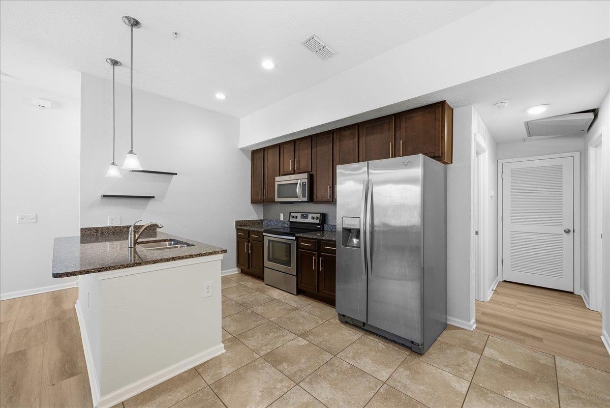 Image 21 of 56 For 1112 Golden Lake Loop