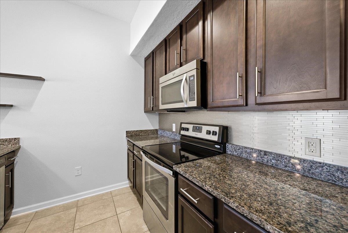 Image 23 of 56 For 1112 Golden Lake Loop