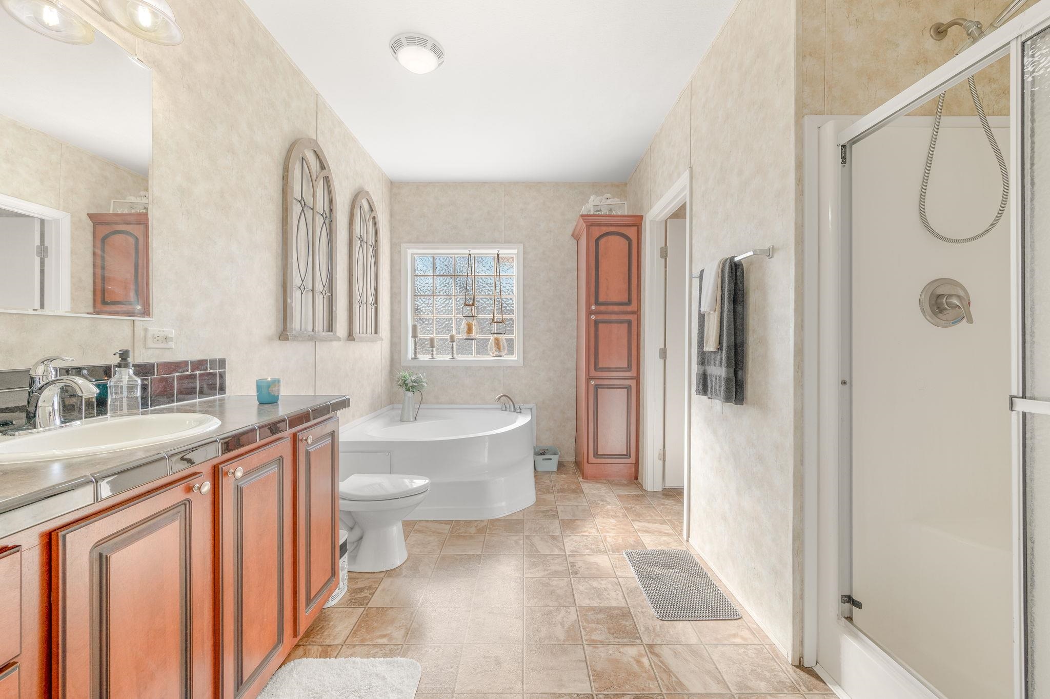 Image 20 of 29 For 6005 7th Manor E