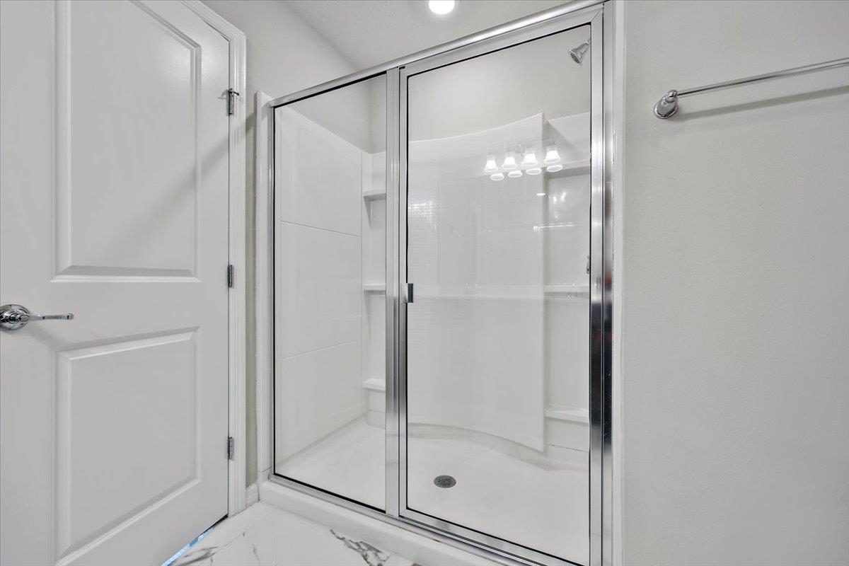 Image 17 of 36 For 122 Sage Hen Dr