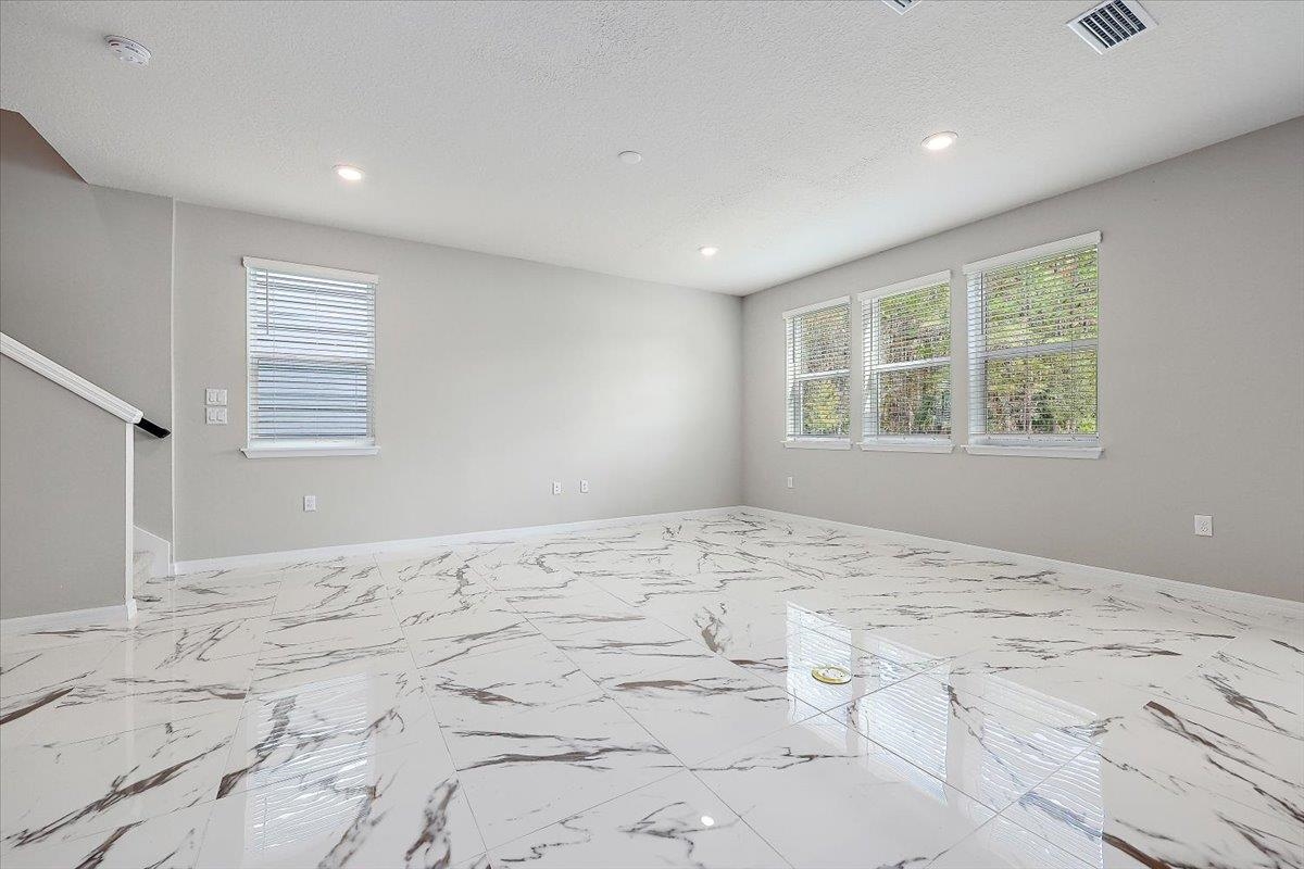 Image 21 of 36 For 122 Sage Hen Dr