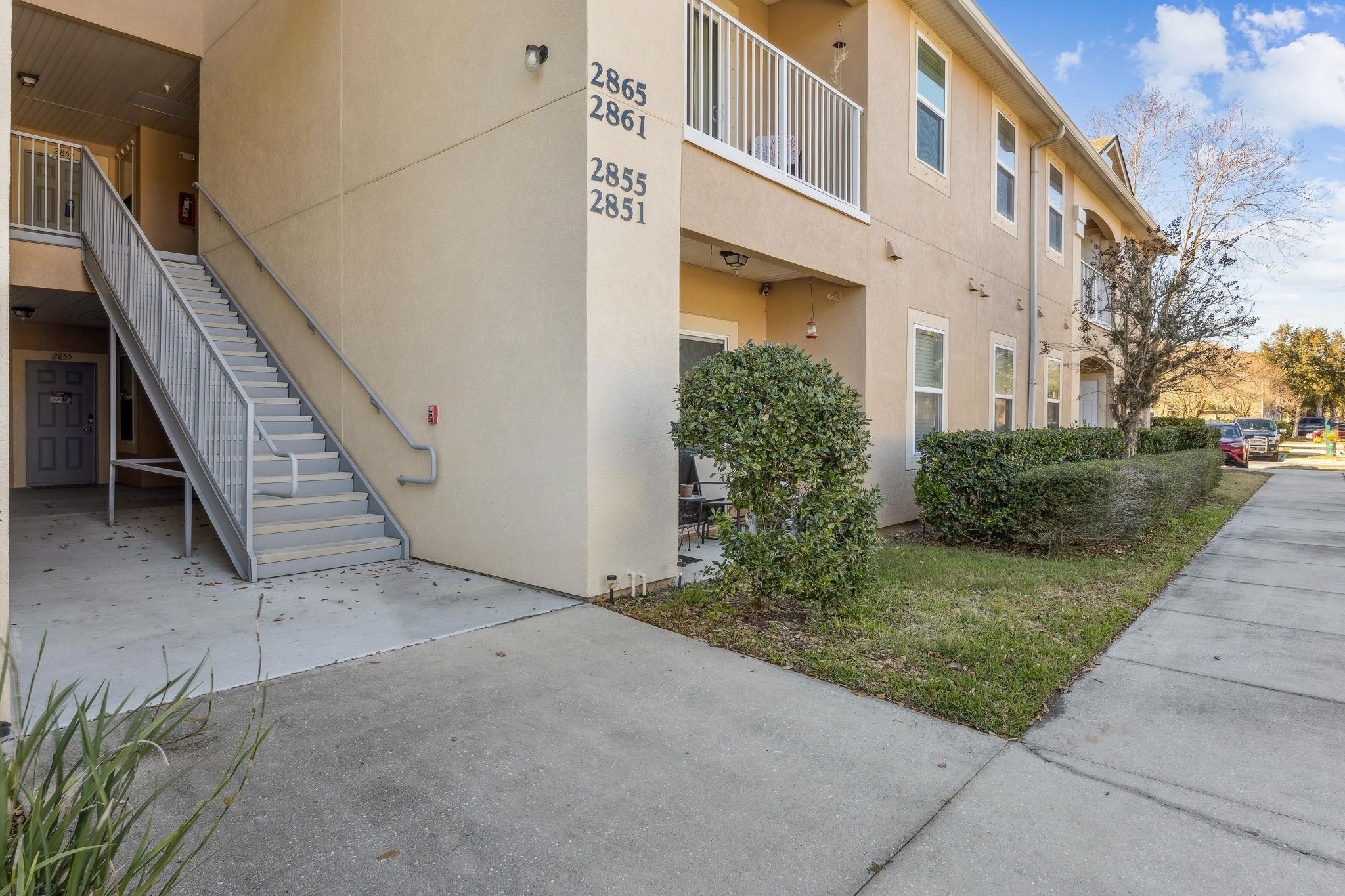 Image 5 of 40 For 2861 Golden Lake Loop