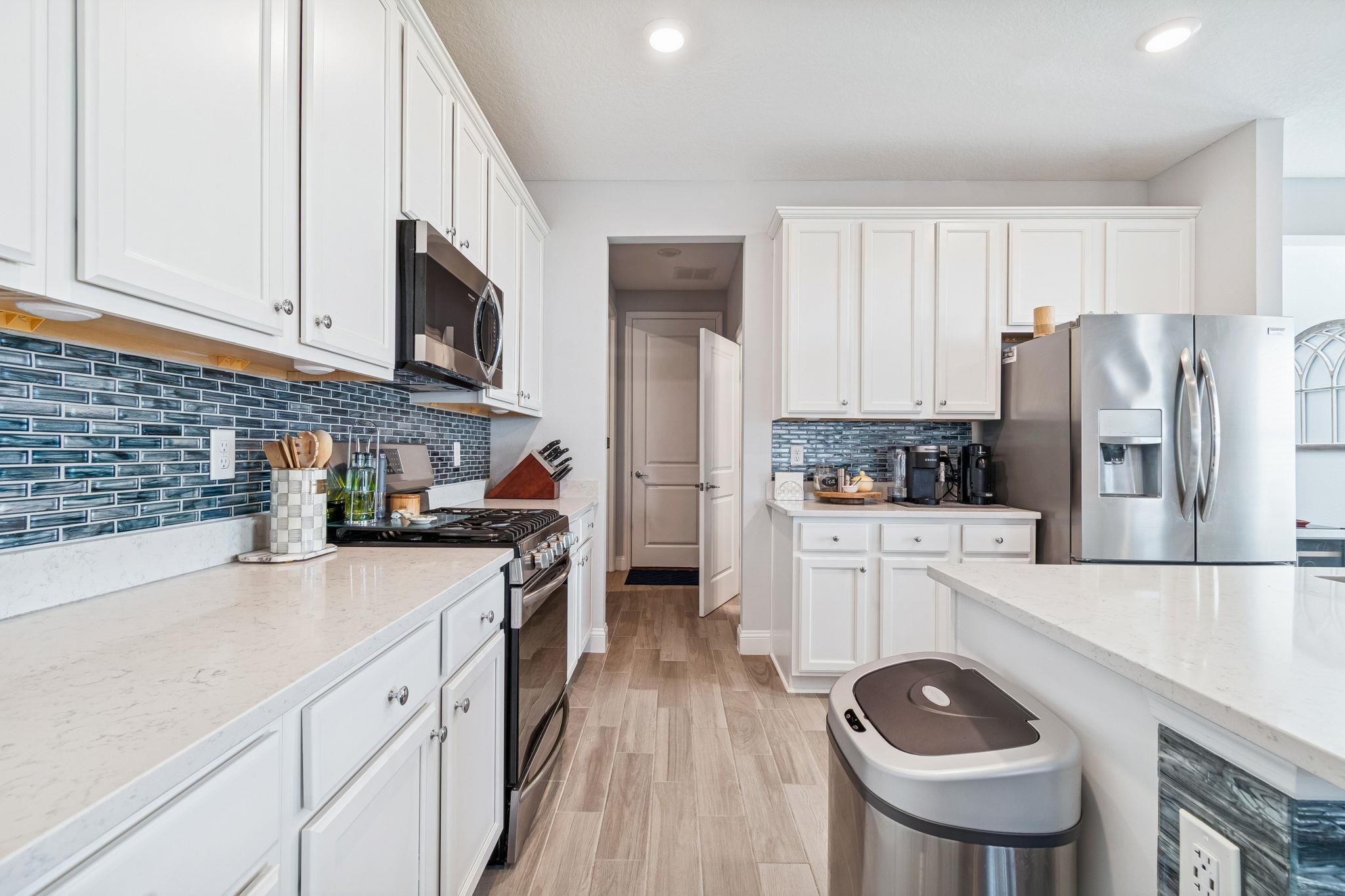 Image 14 of 100 For 262 Killarney Ave