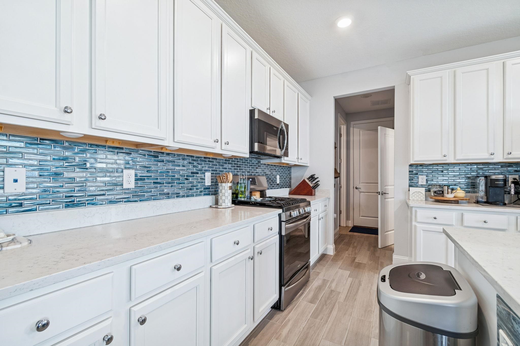 Image 15 of 100 For 262 Killarney Ave