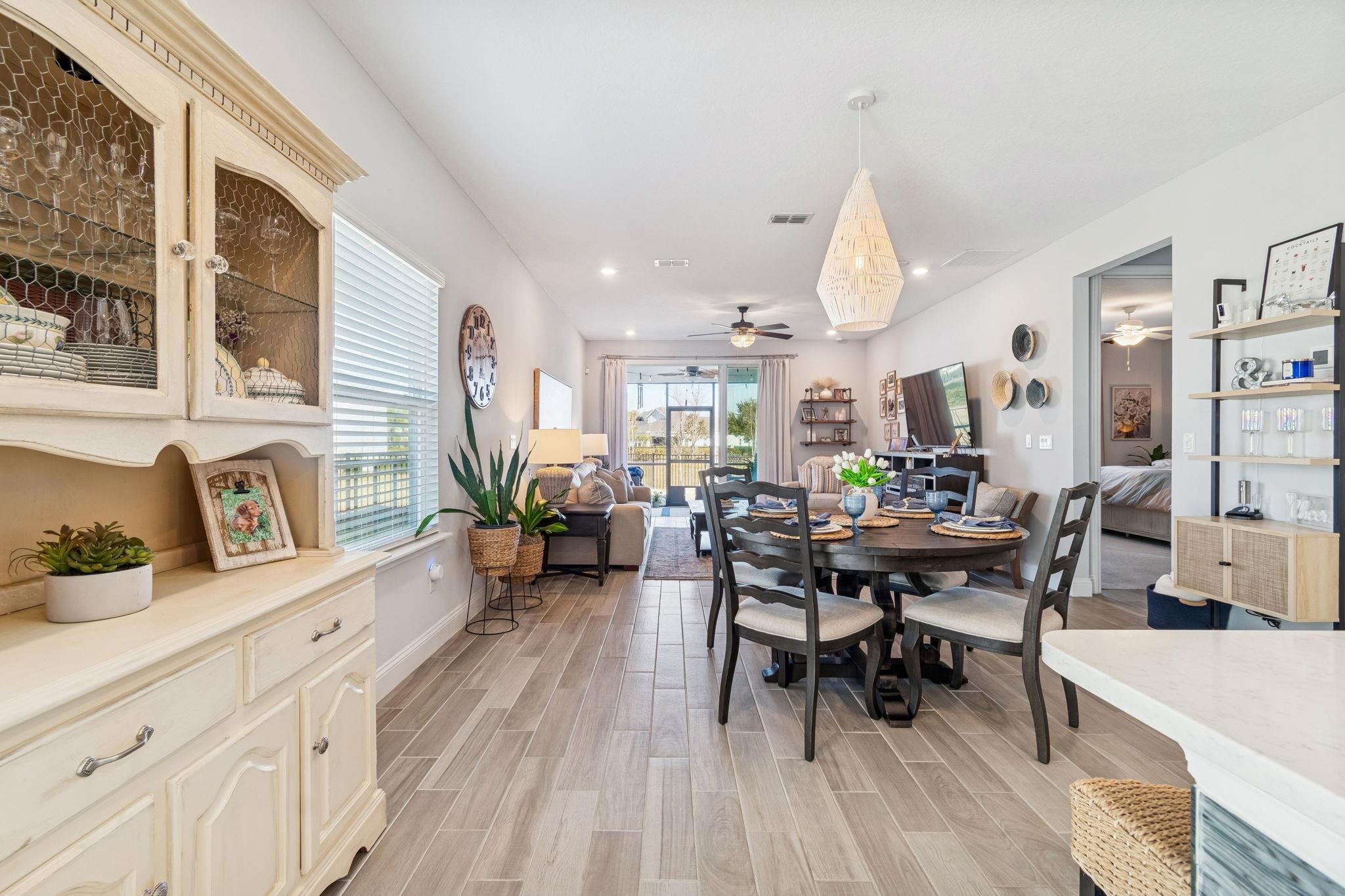 Image 23 of 100 For 262 Killarney Ave