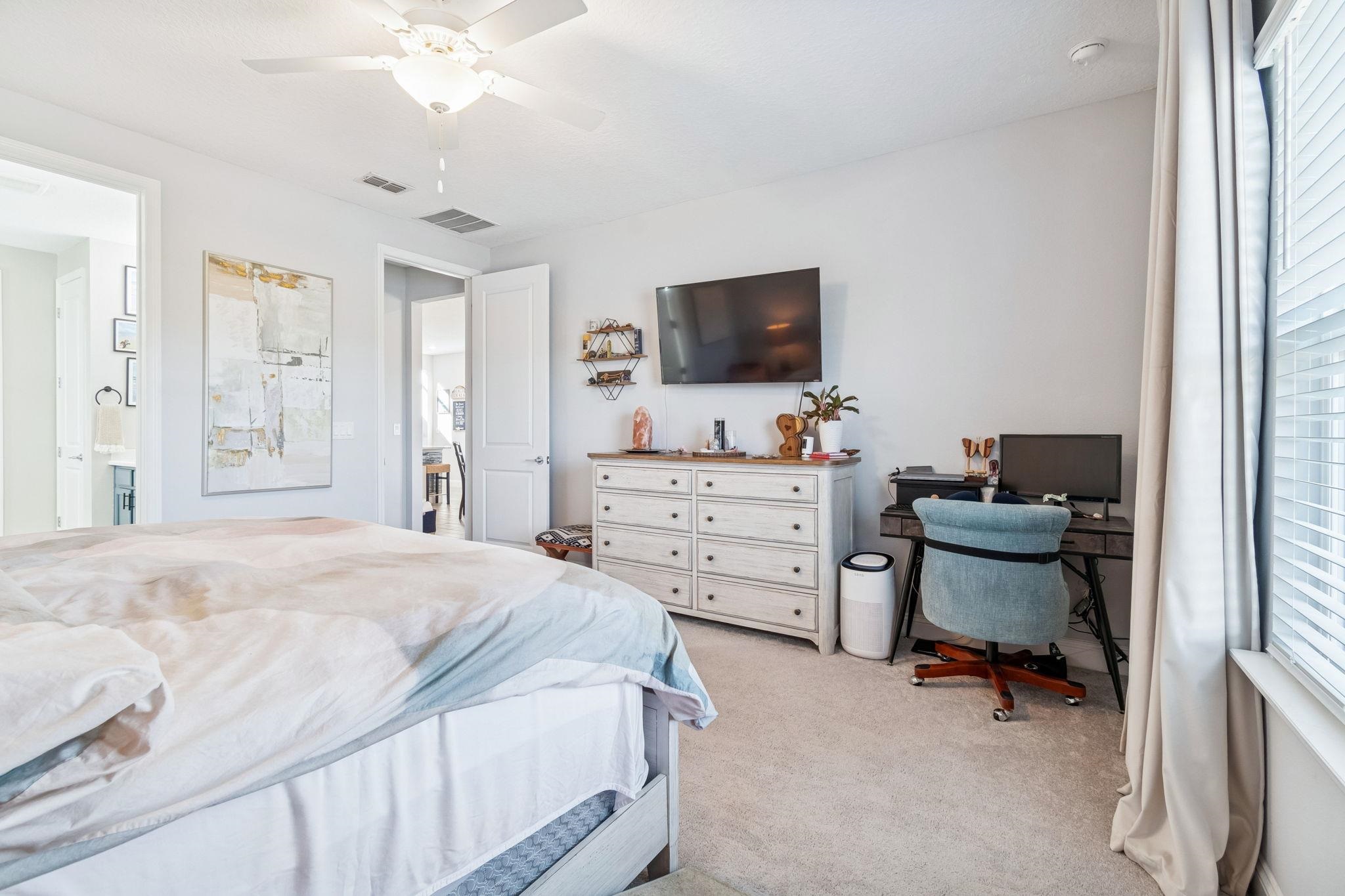 Image 37 of 100 For 262 Killarney Ave