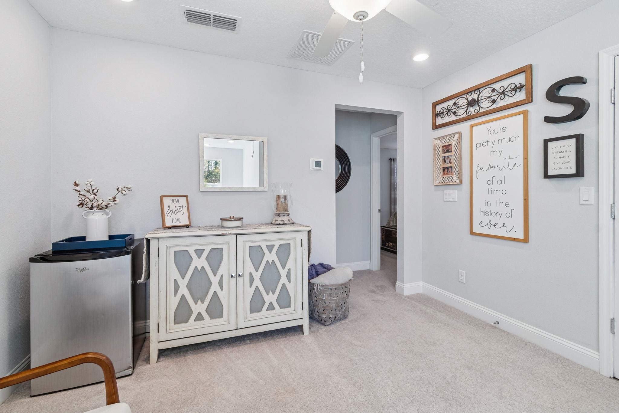 Image 49 of 100 For 262 Killarney Ave