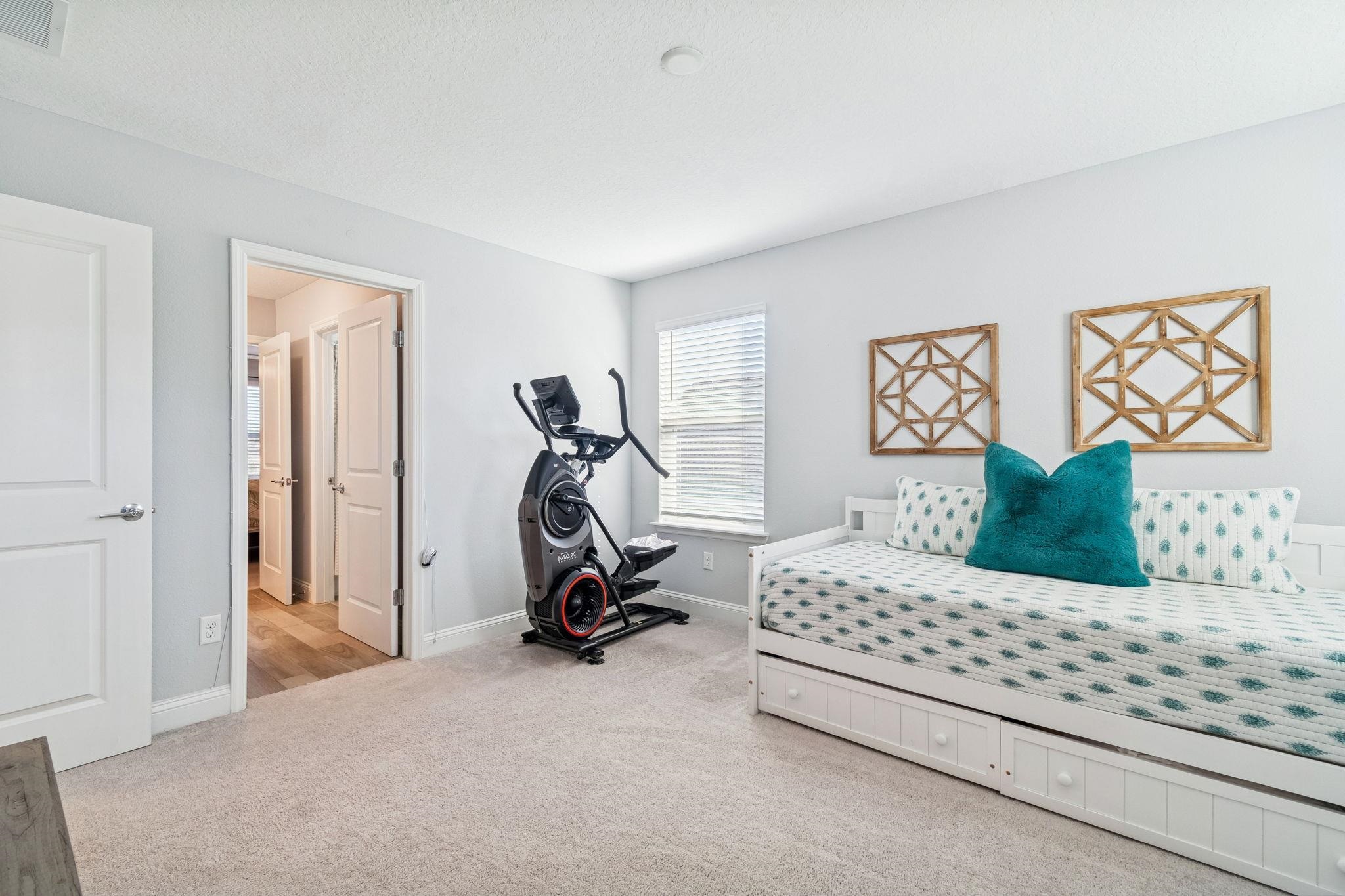 Image 58 of 100 For 262 Killarney Ave