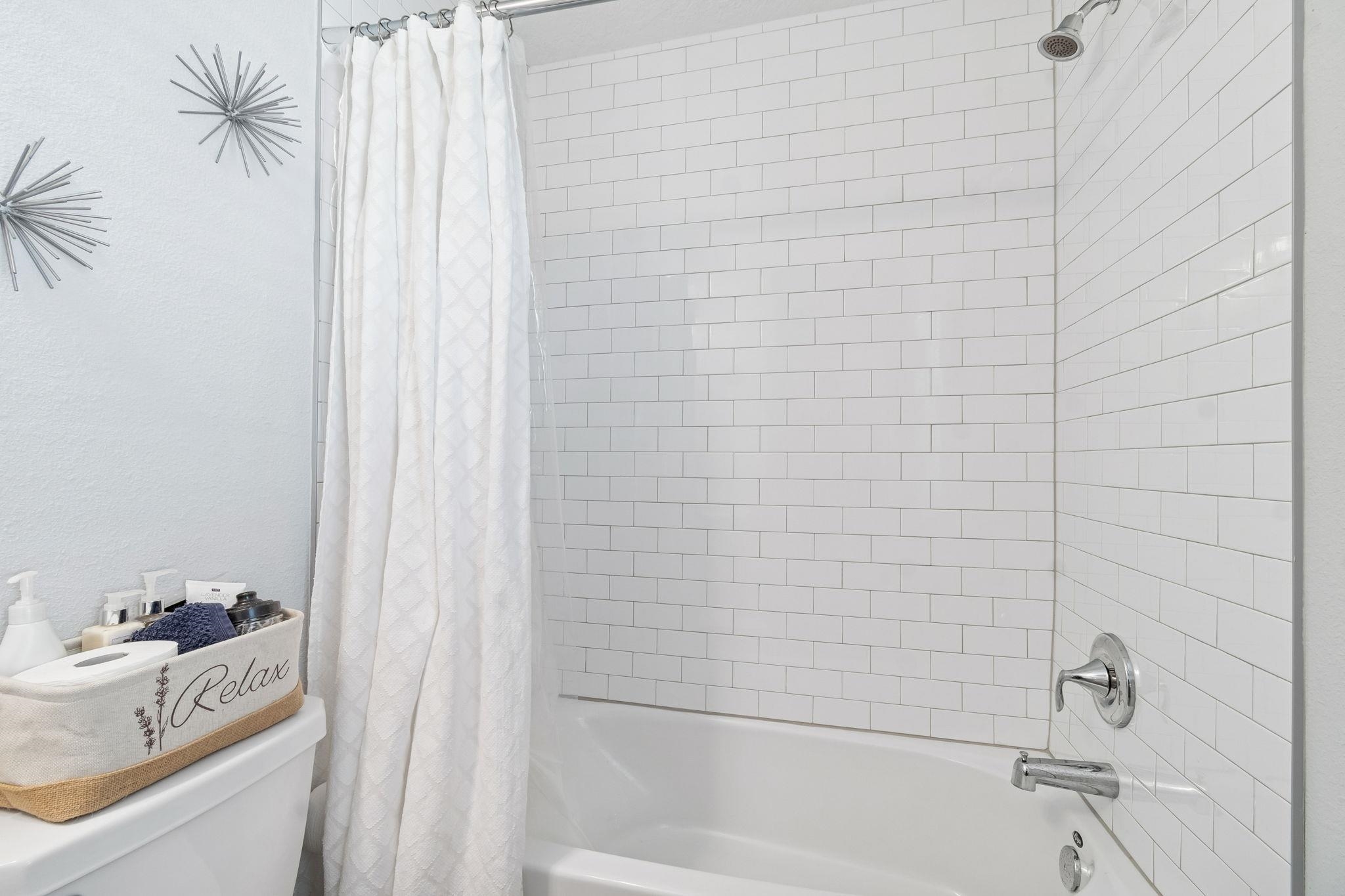 Image 65 of 100 For 262 Killarney Ave