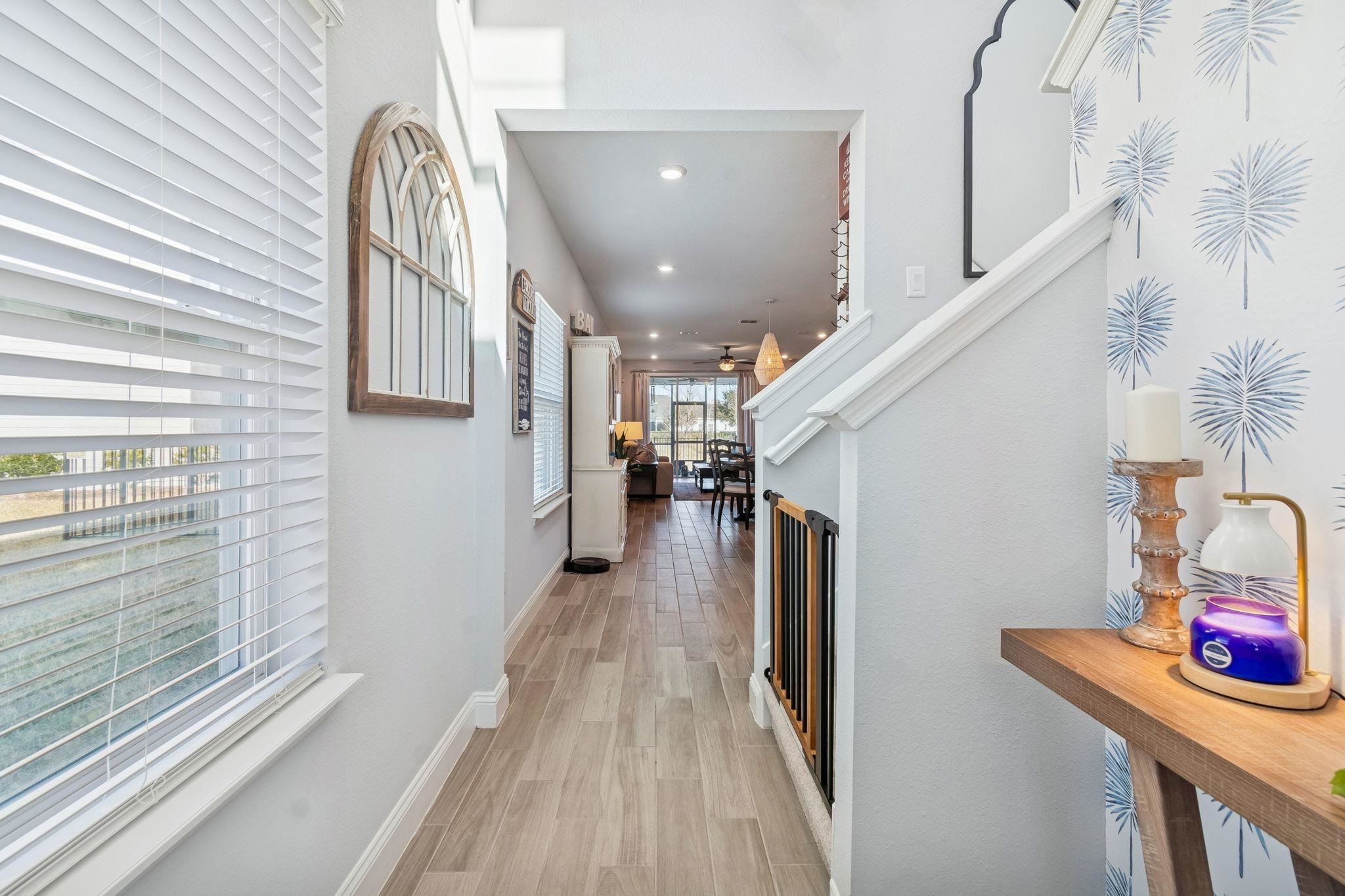 Image 7 of 100 For 262 Killarney Ave