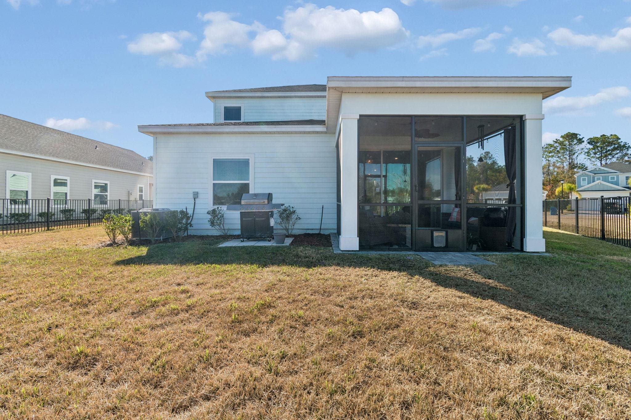 Image 72 of 100 For 262 Killarney Ave