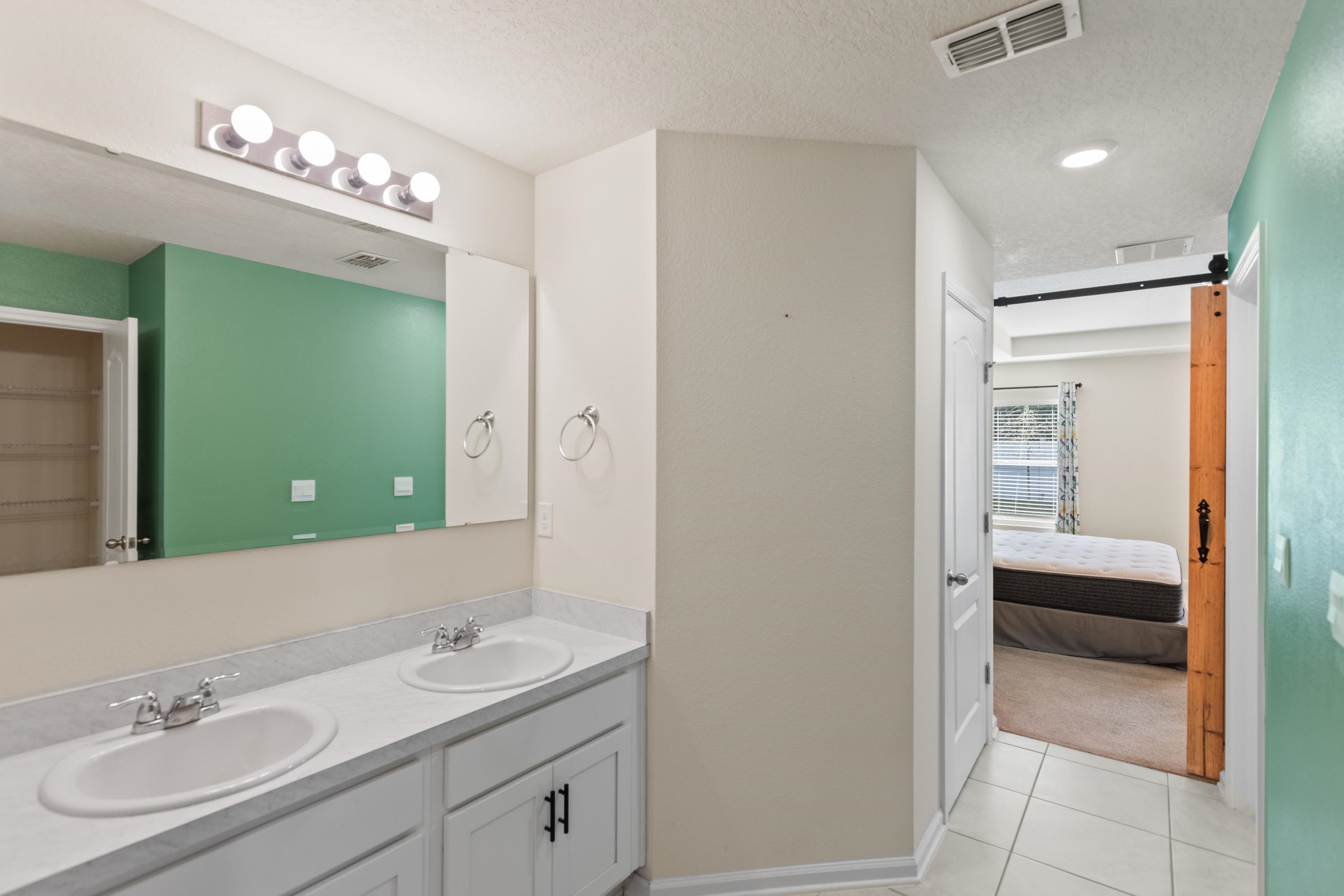 Image 30 of 72 For 46 Pitt Ln  