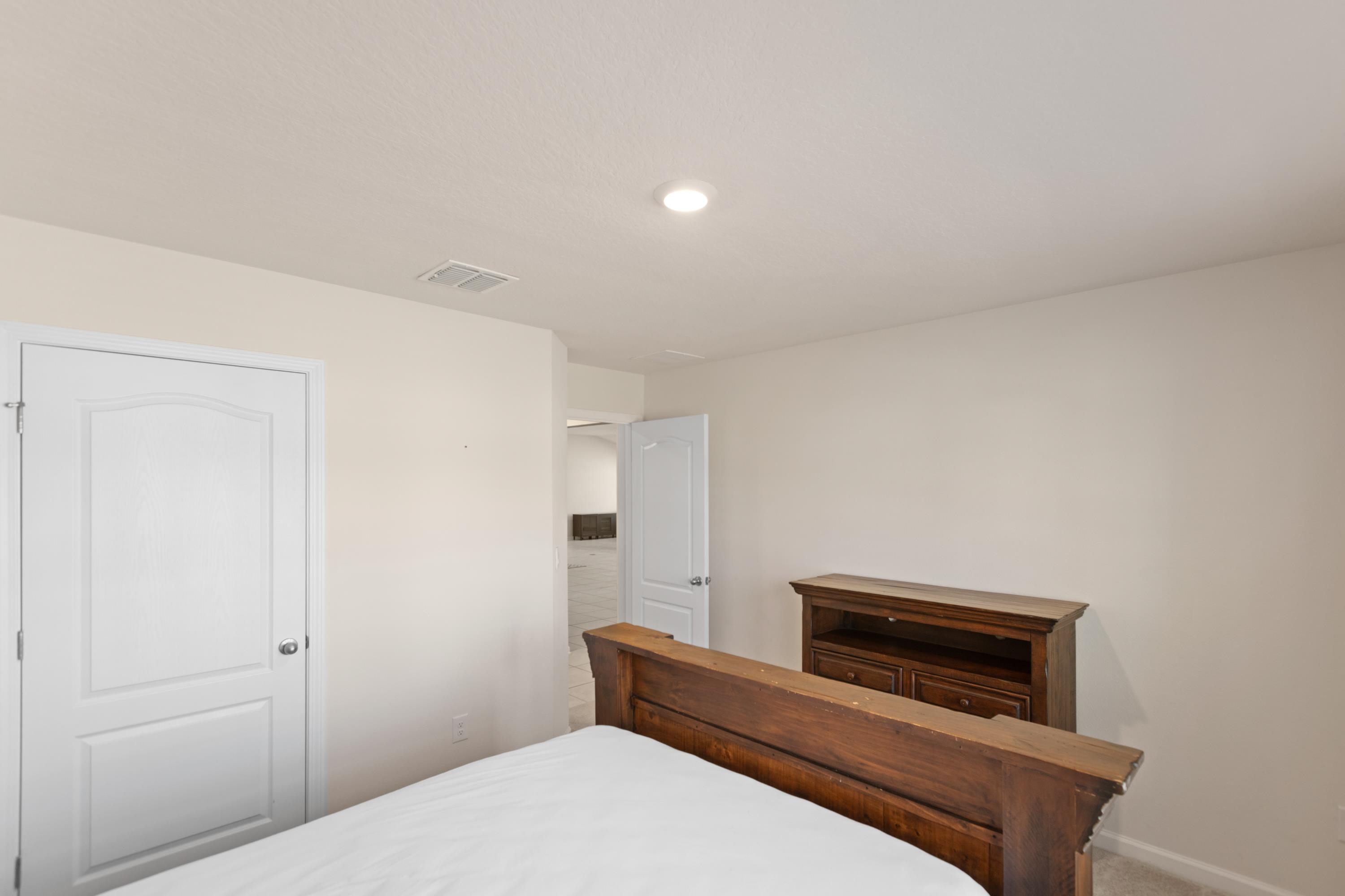 Image 40 of 72 For 46 Pitt Ln  