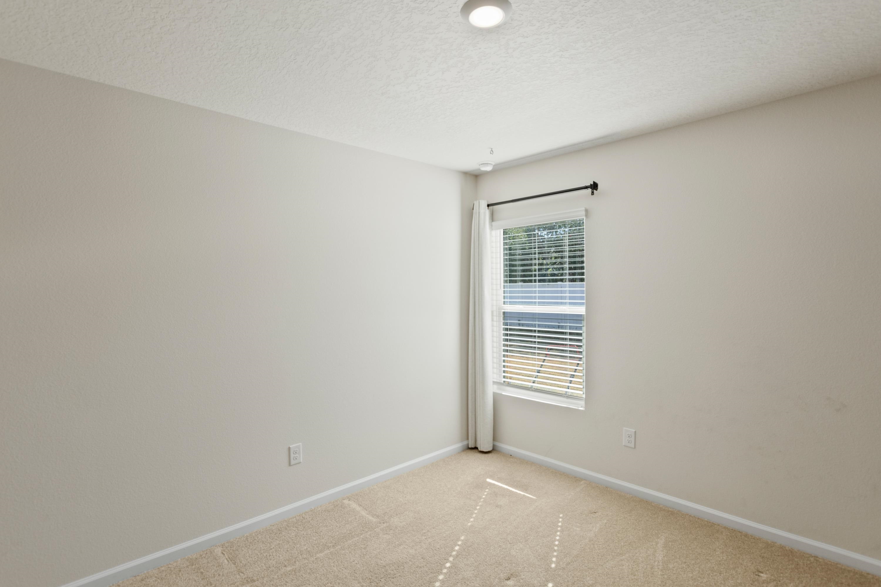 Image 46 of 72 For 46 Pitt Ln  