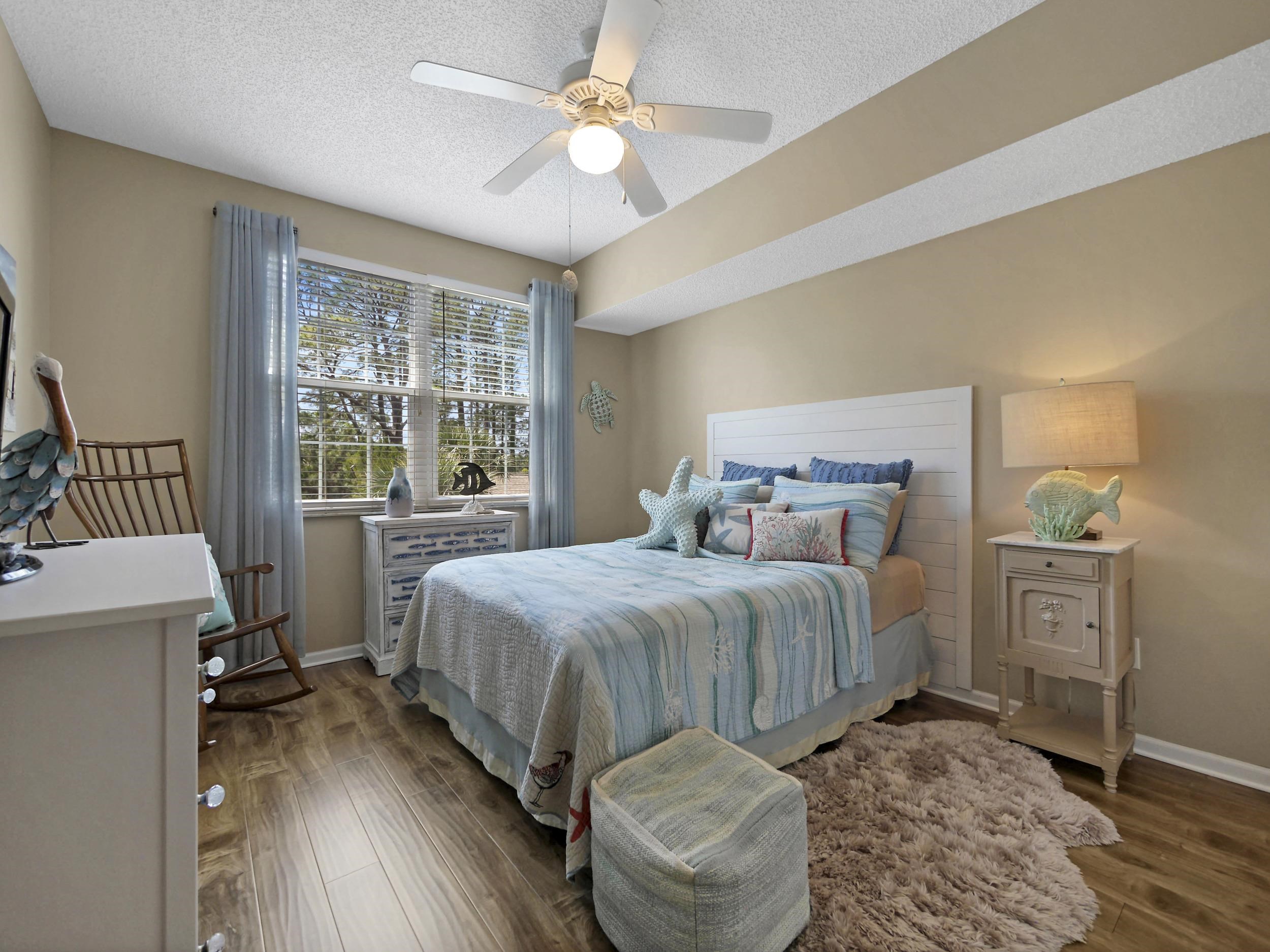 Image 11 of 29 For 2005 Mariposa Vista Ln  3-305