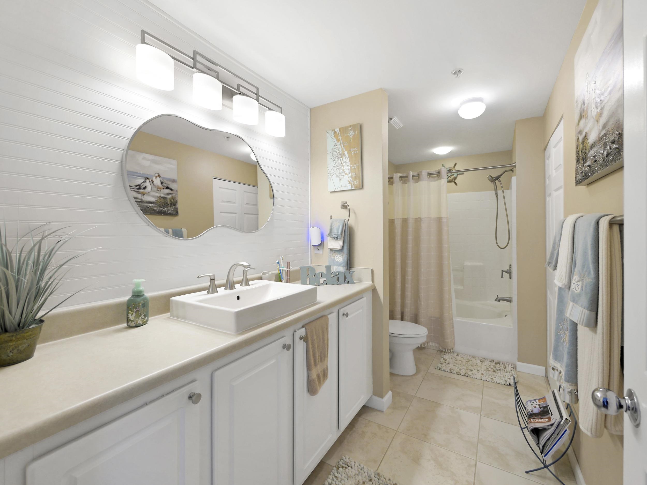 Image 17 of 29 For 2005 Mariposa Vista Ln  3-305