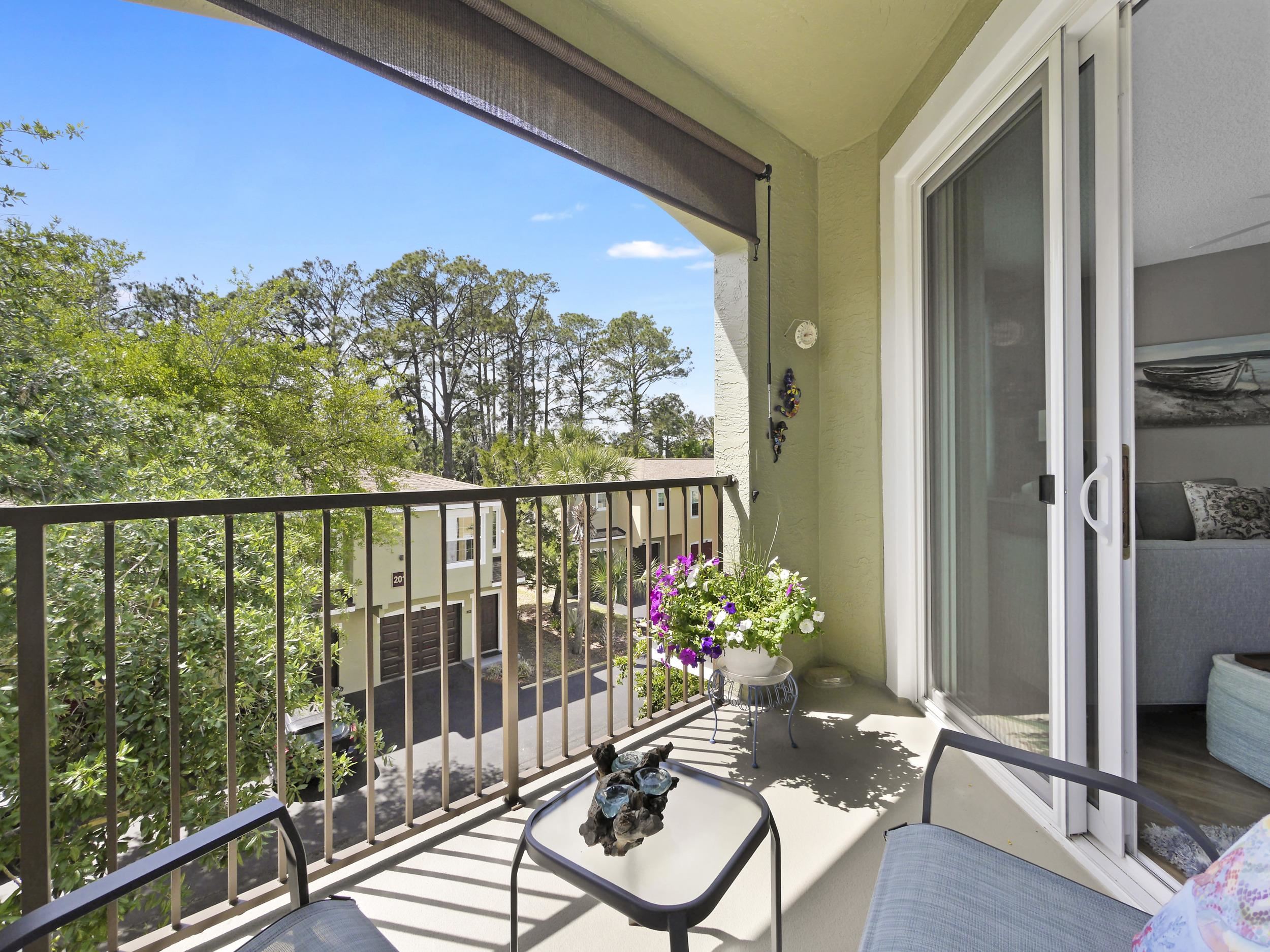 Image 20 of 29 For 2005 Mariposa Vista Ln  3-305