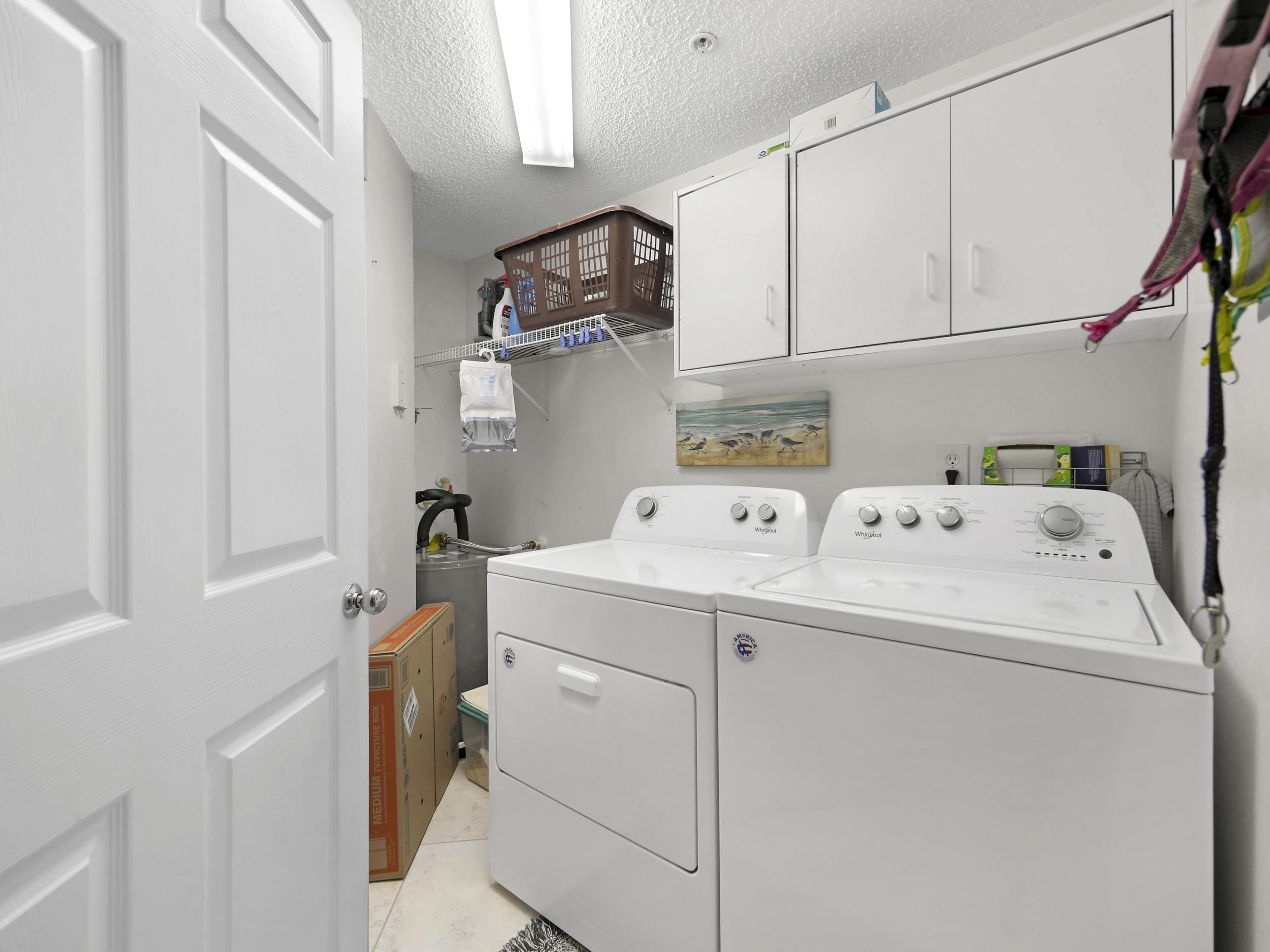 Image 21 of 29 For 2005 Mariposa Vista Ln  3-305