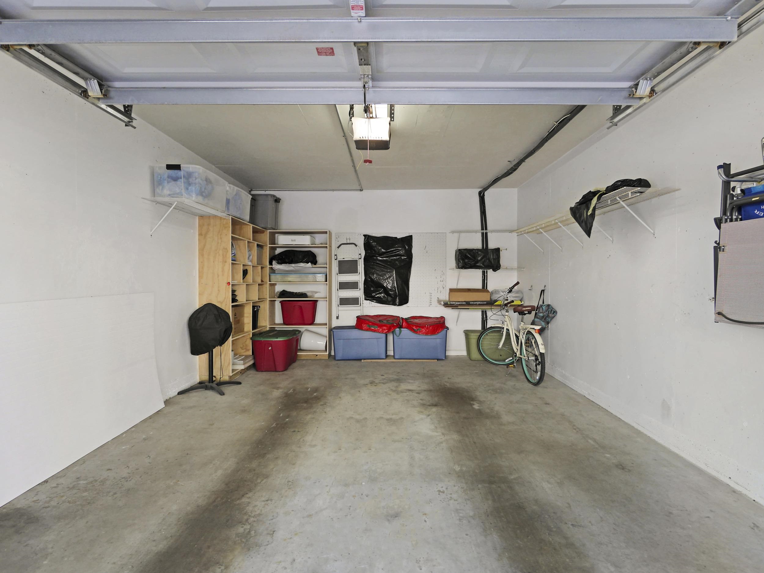 Image 22 of 29 For 2005 Mariposa Vista Ln  3-305