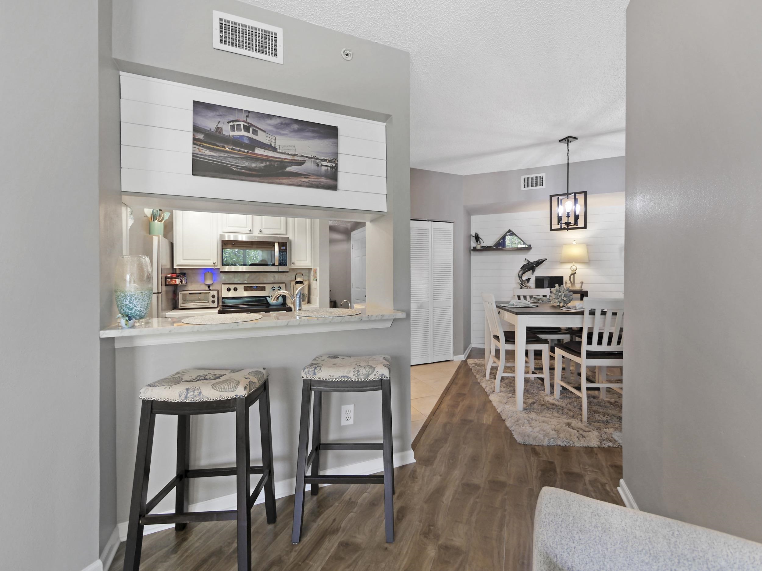 Image 8 of 29 For 2005 Mariposa Vista Ln  3-305