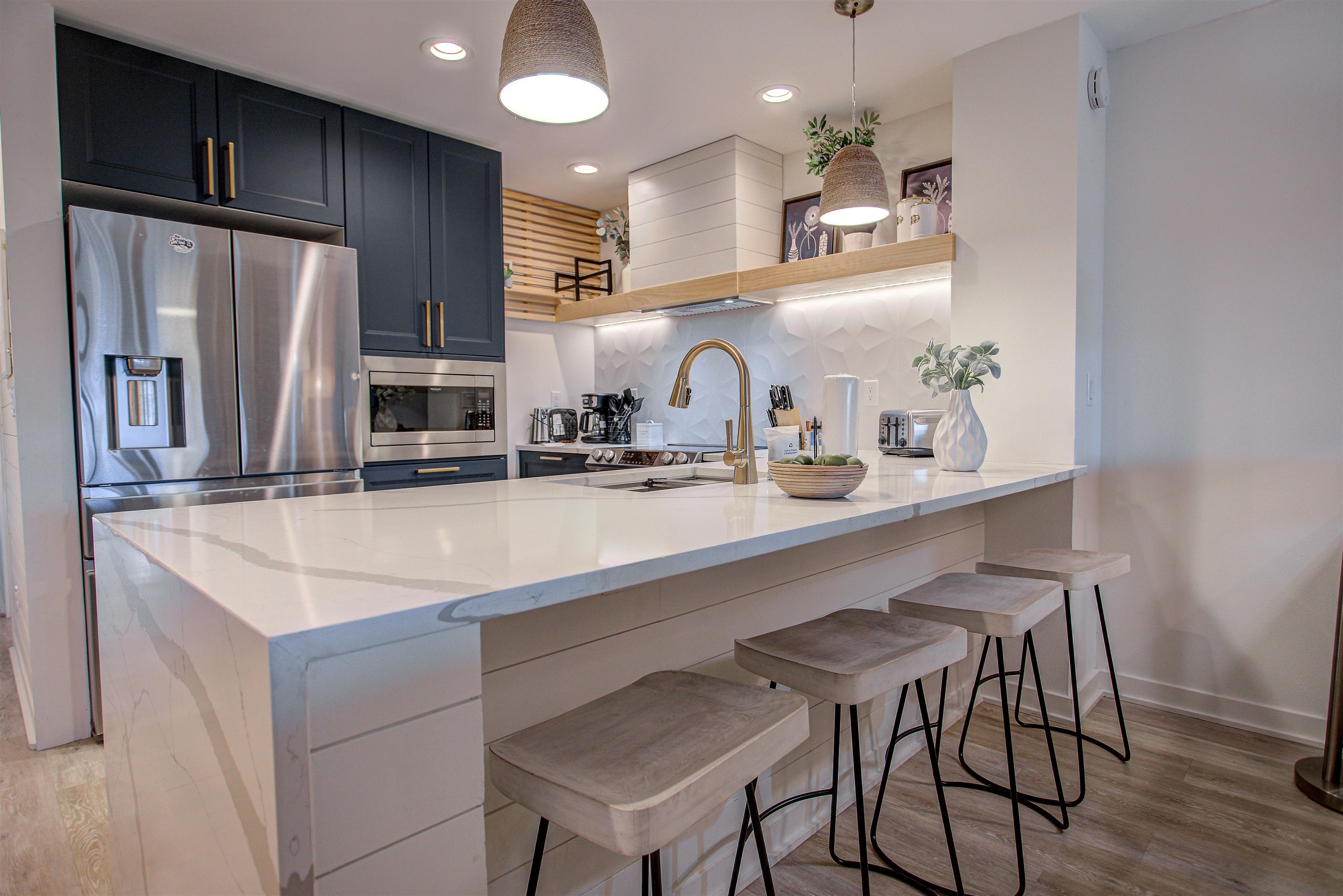 Image 14 of 41 For 25 Village Del Lago Cir