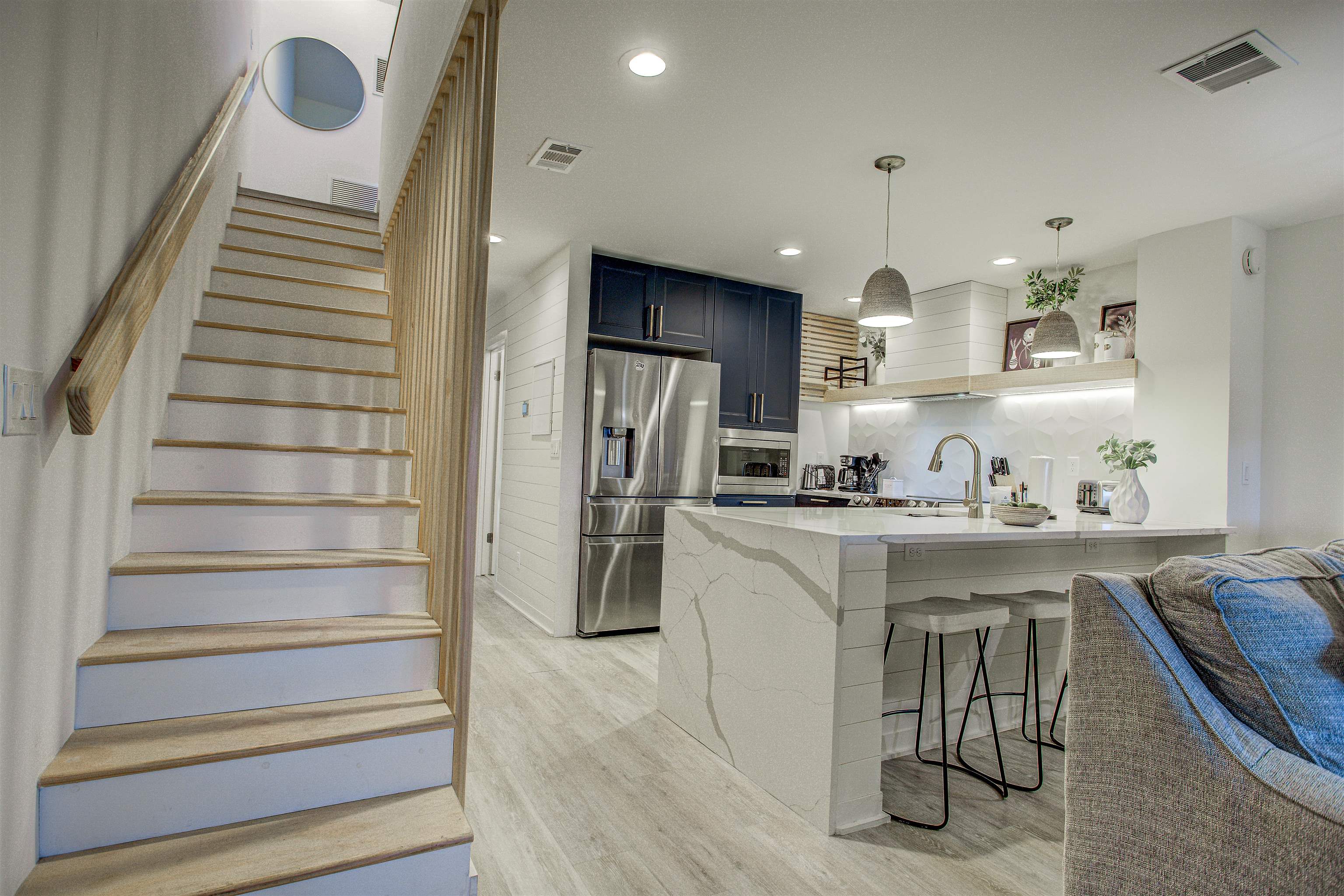 Image 18 of 41 For 25 Village Del Lago Cir