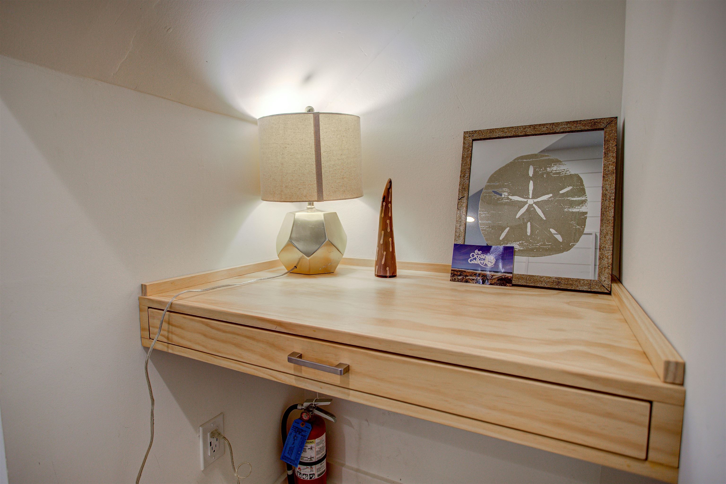 Image 20 of 41 For 25 Village Del Lago Cir