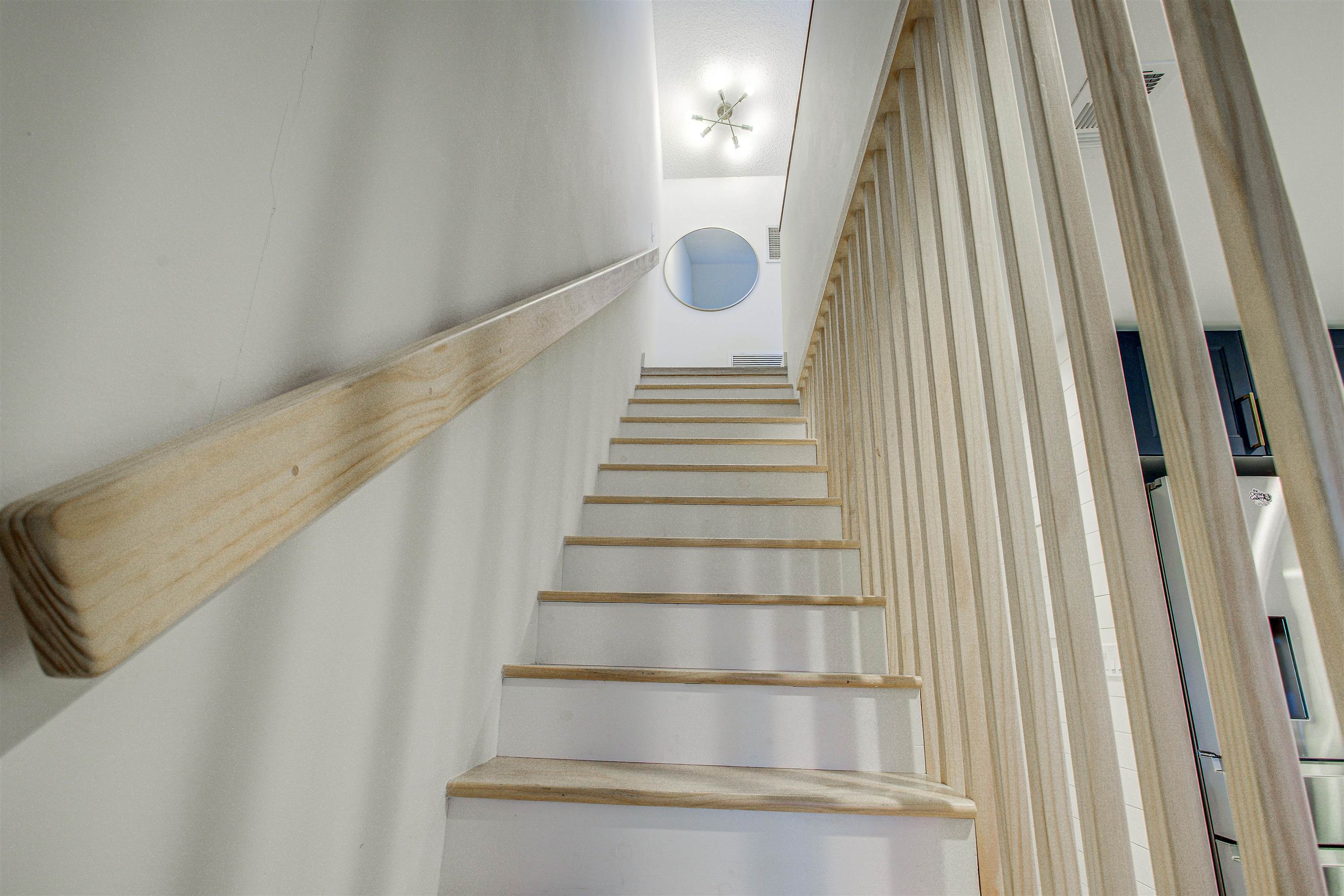 Image 21 of 41 For 25 Village Del Lago Cir