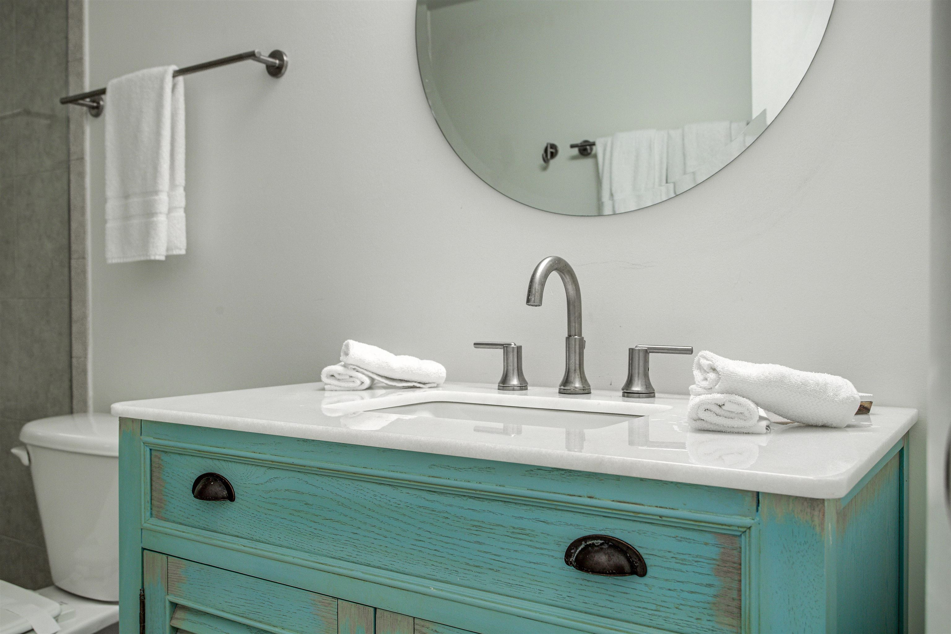 Image 28 of 41 For 25 Village Del Lago Cir