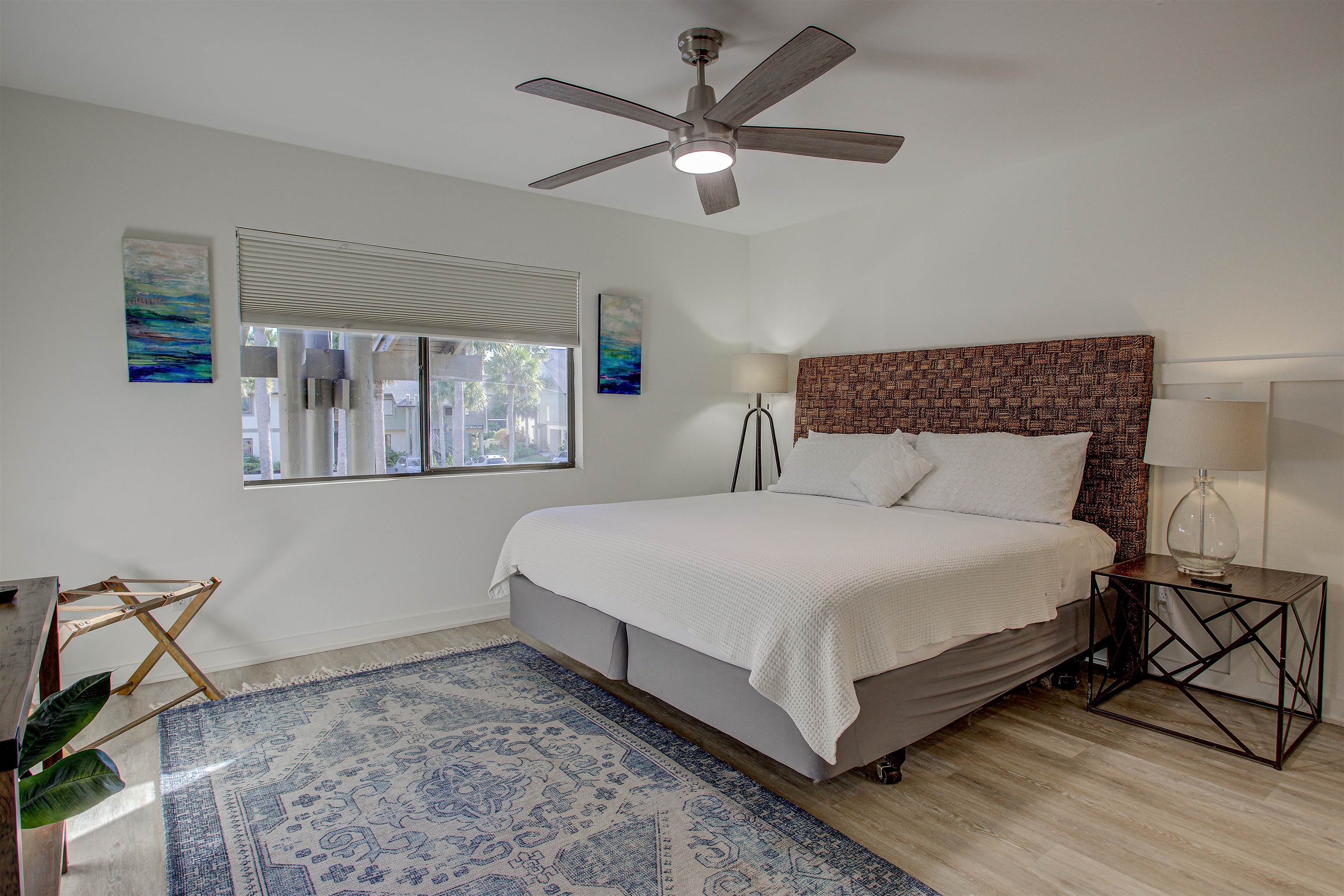 Image 31 of 41 For 25 Village Del Lago Cir