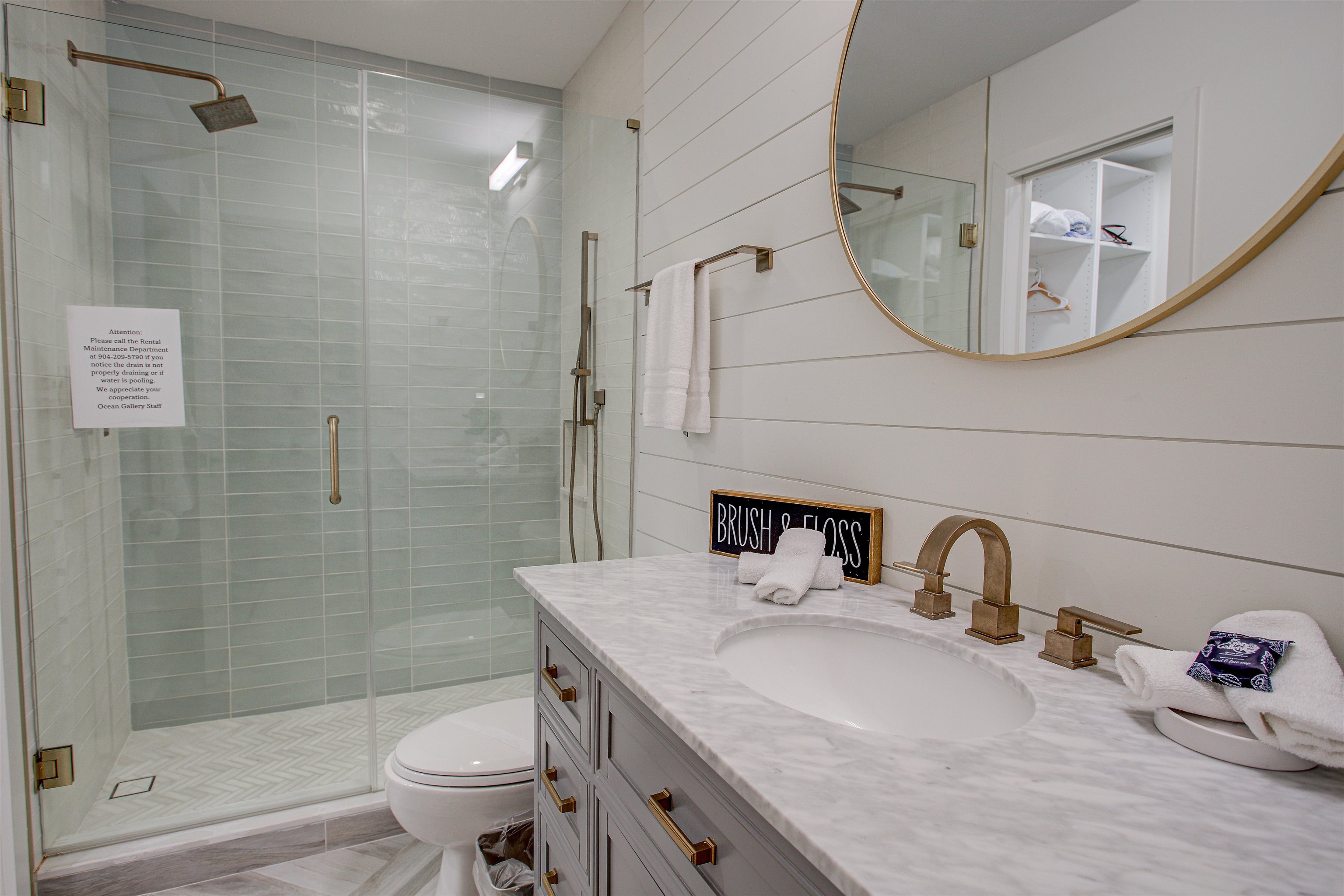 Image 36 of 41 For 25 Village Del Lago Cir