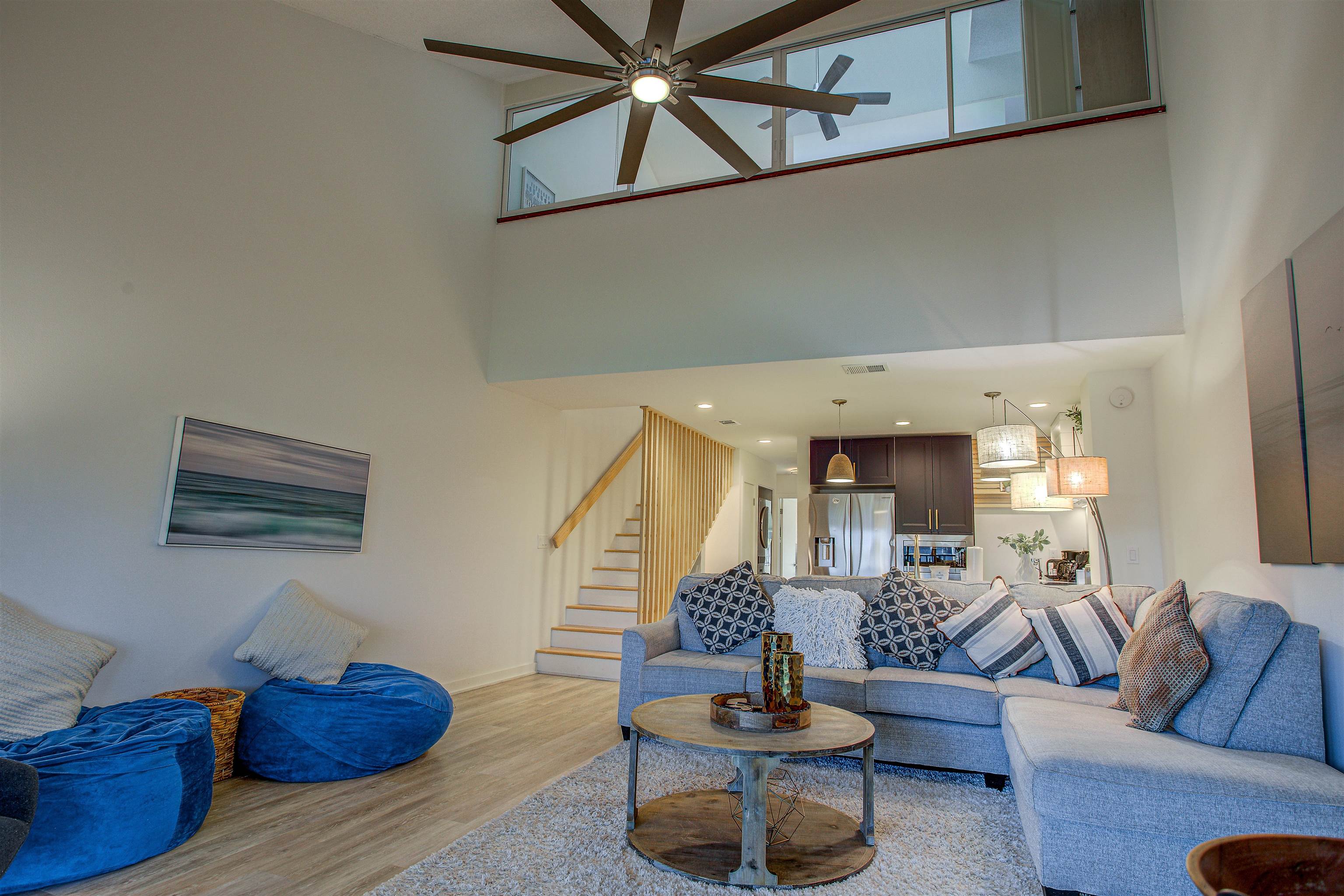 Image 5 of 41 For 25 Village Del Lago Cir