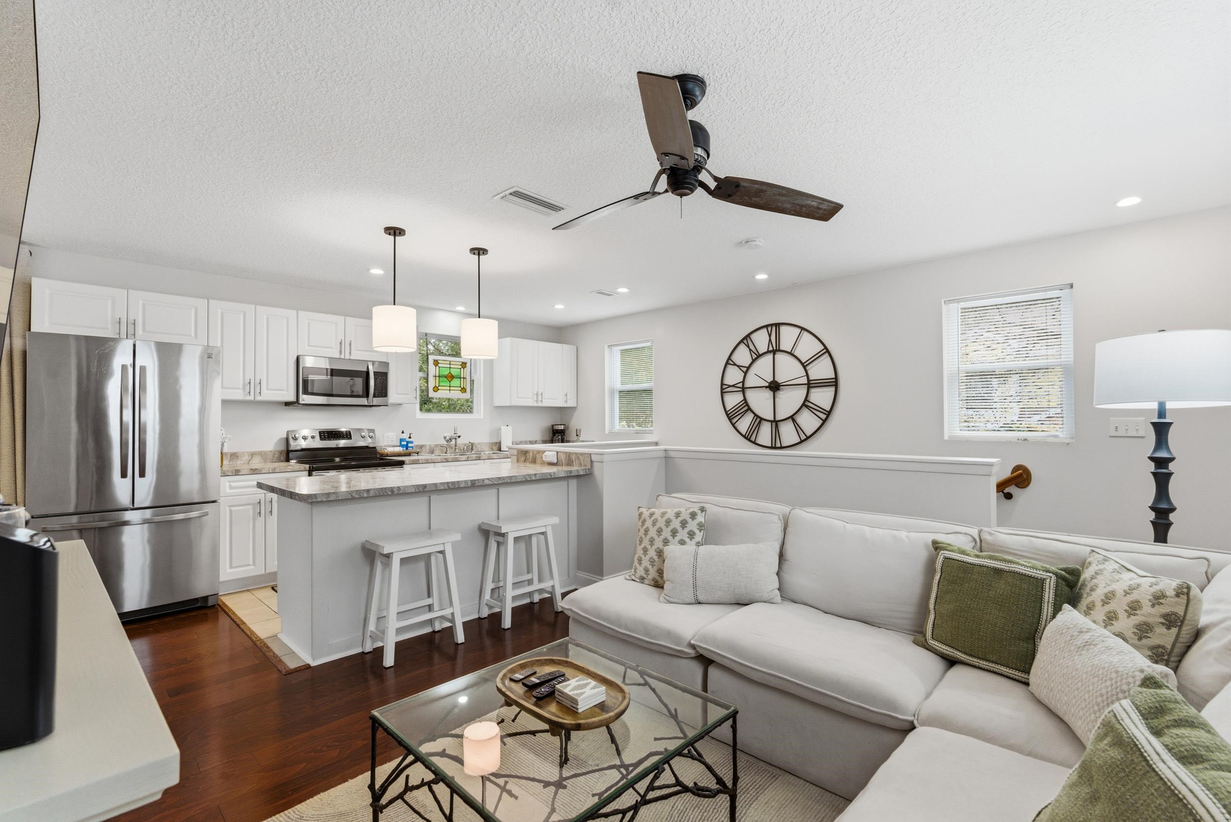 Image 10 of 54 For 125 Moore St