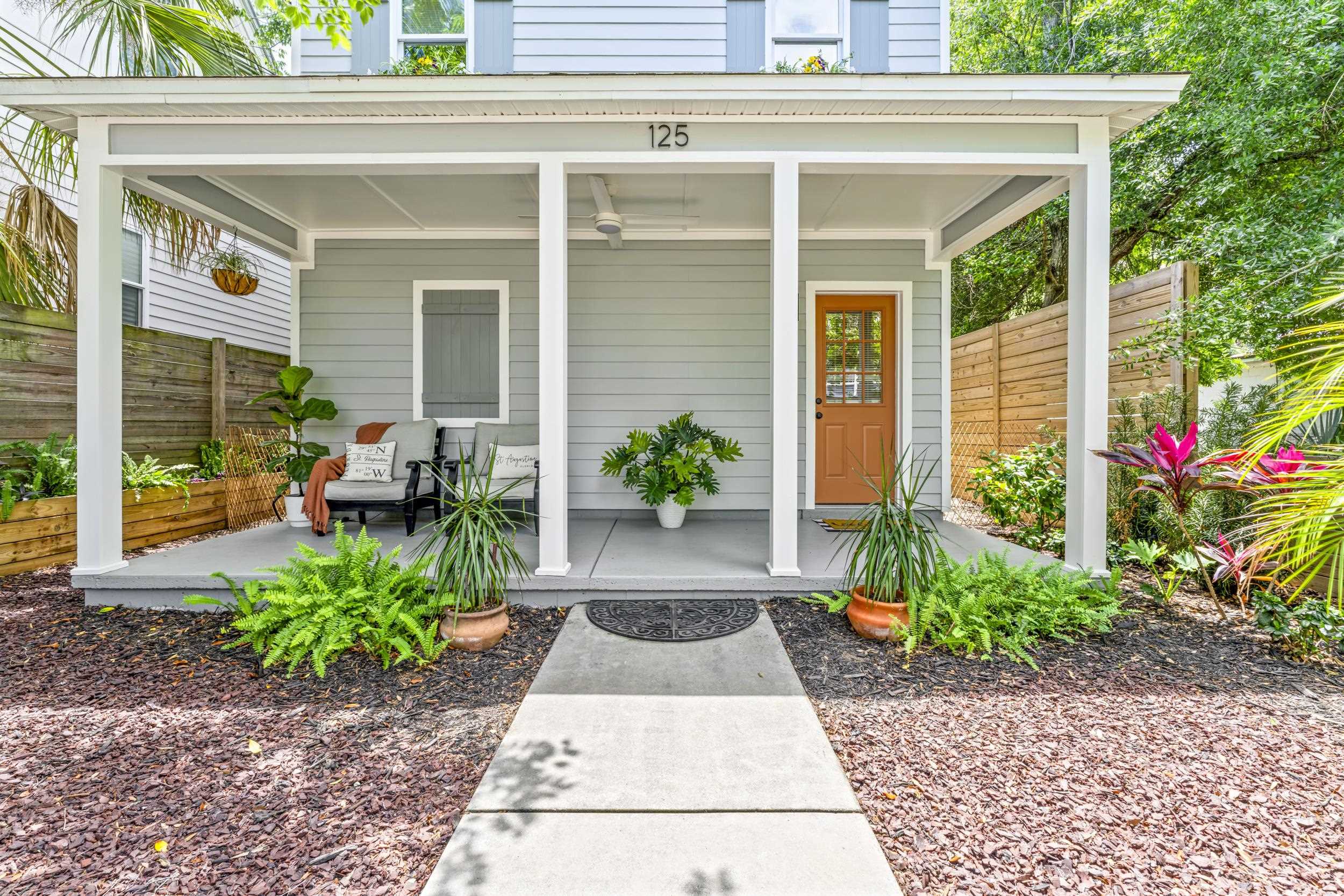 Image 3 of 54 For 125 Moore St