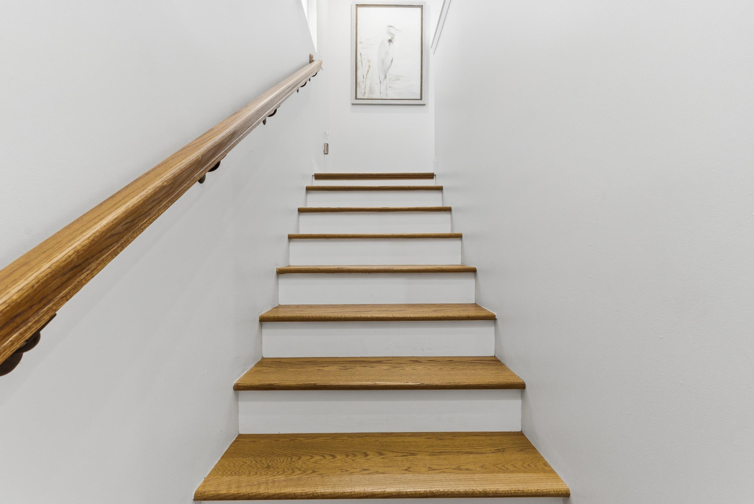 Image 34 of 54 For 125 Moore St