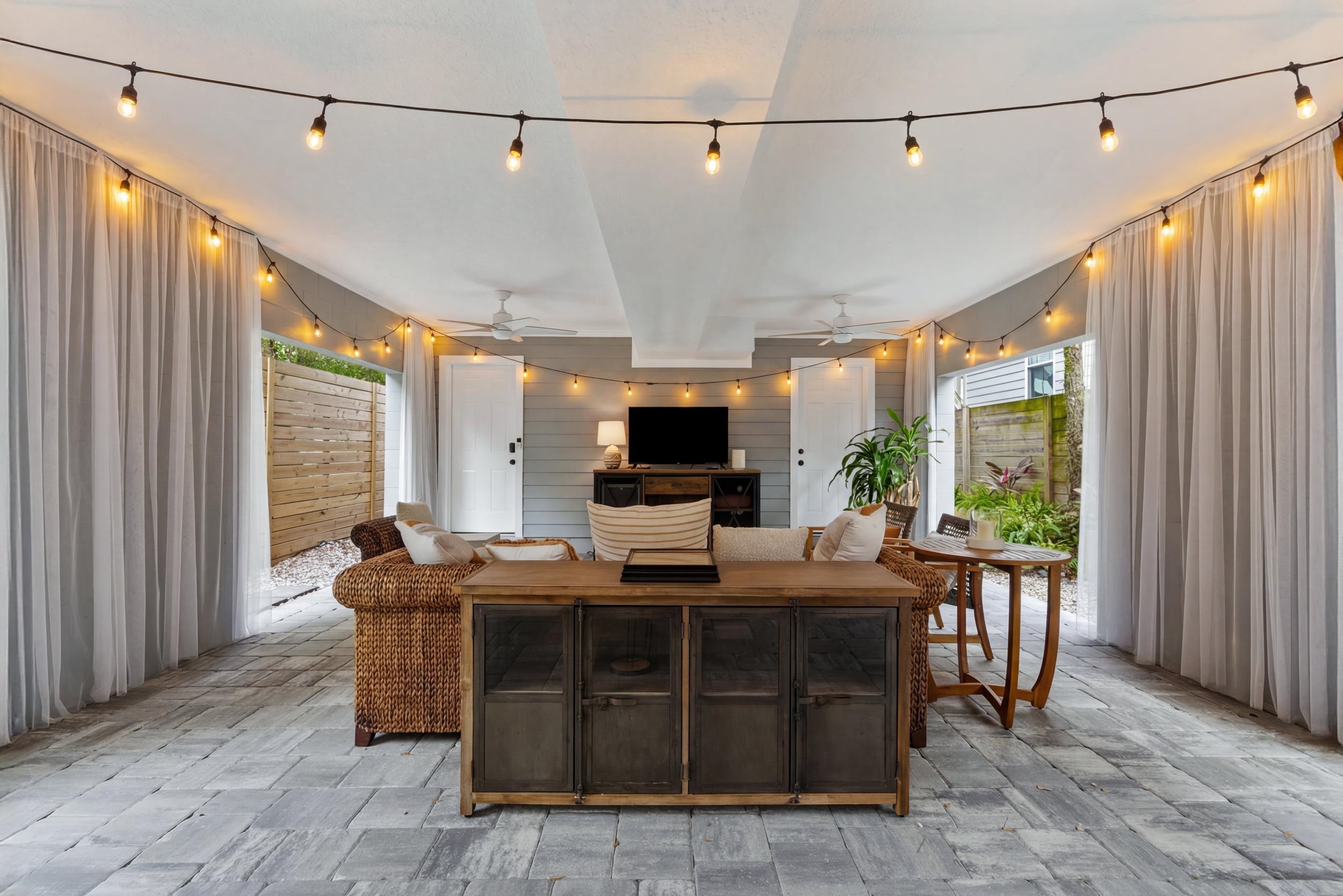 Image 37 of 54 For 125 Moore St