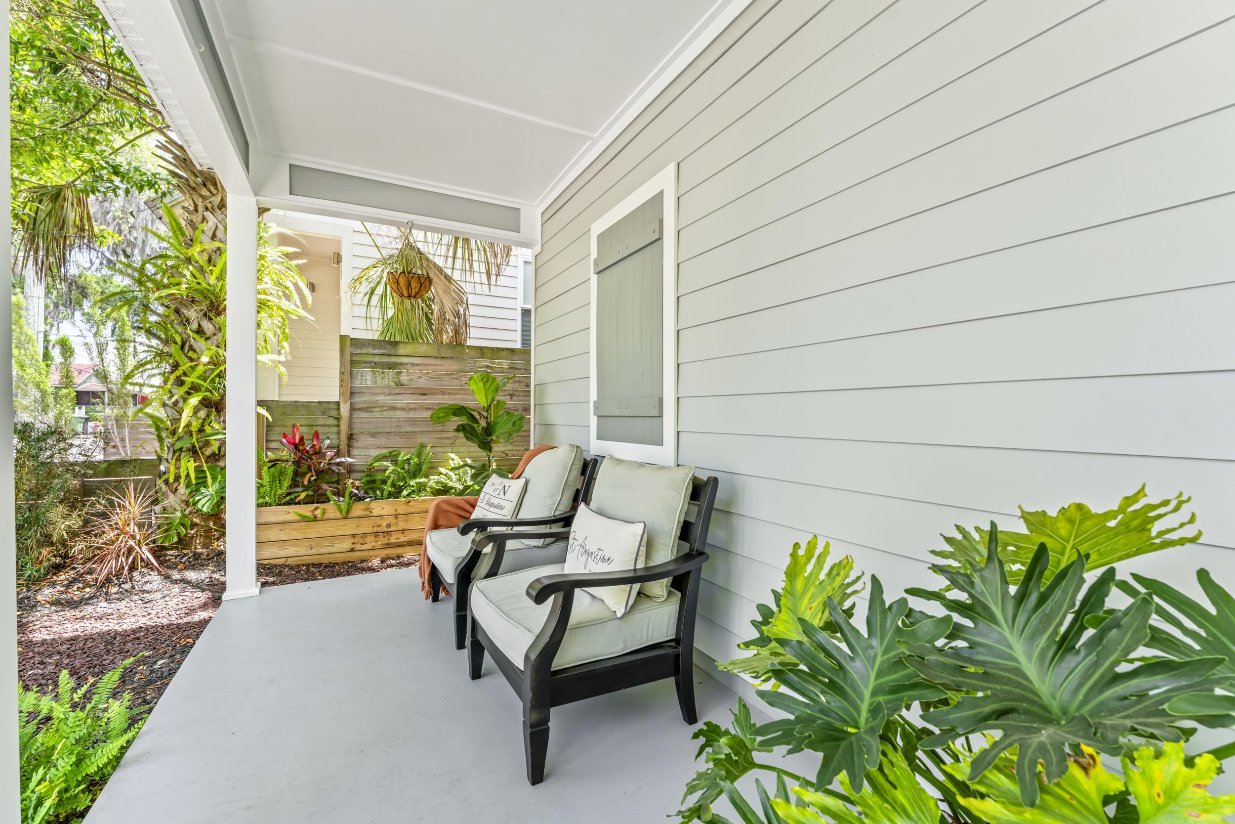 Image 4 of 54 For 125 Moore St