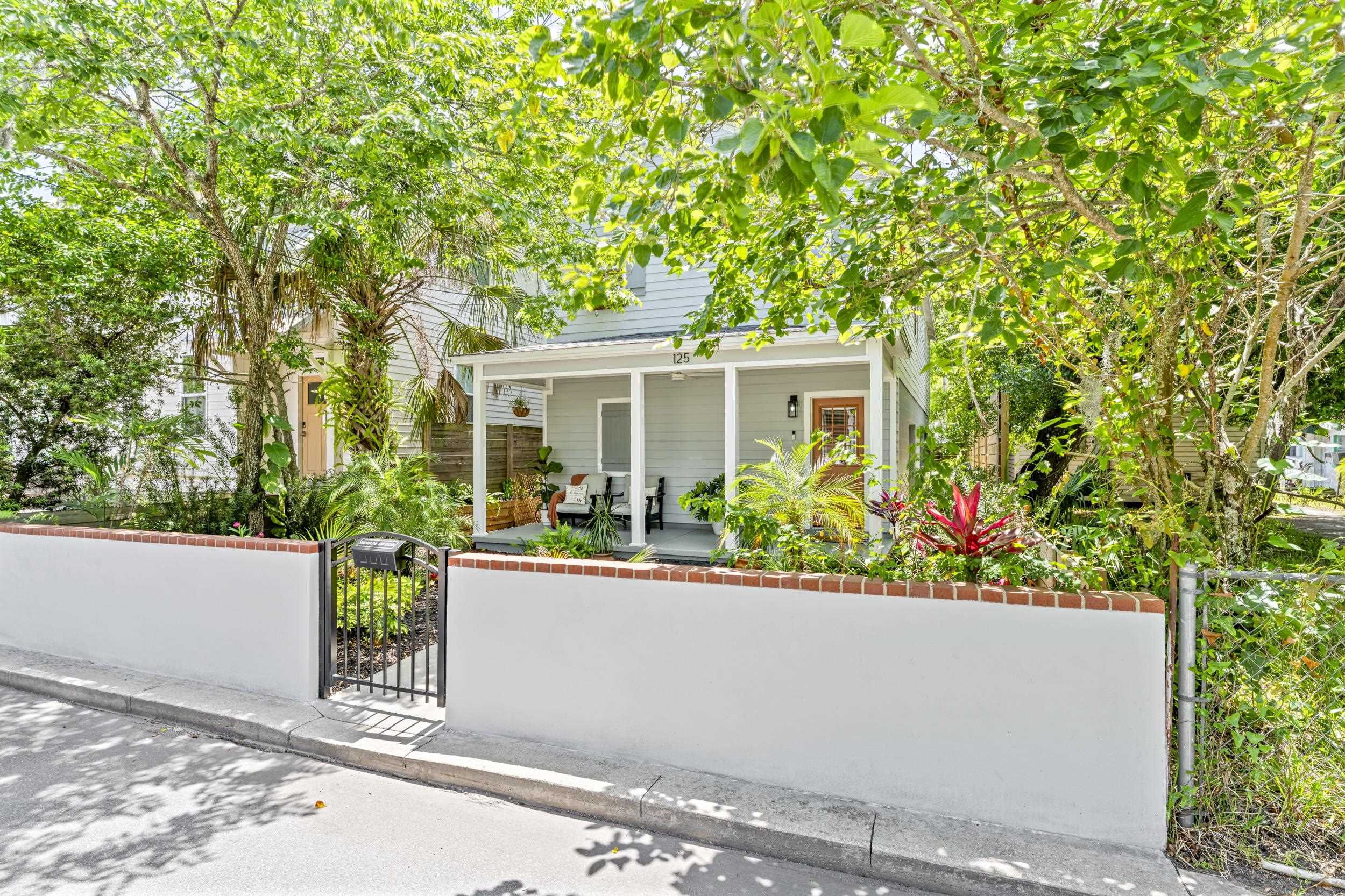 Image 40 of 54 For 125 Moore St