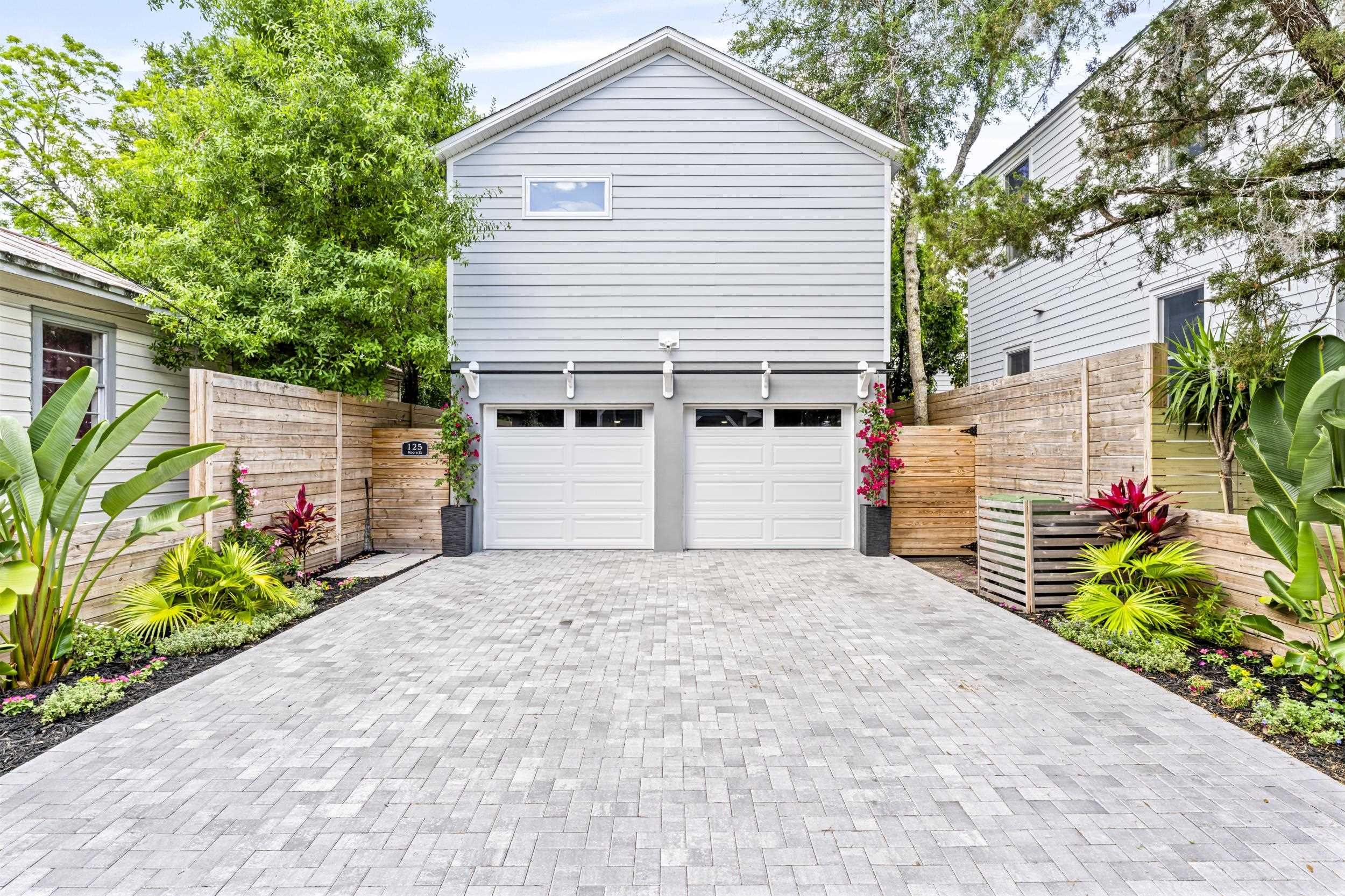 Image 43 of 54 For 125 Moore St