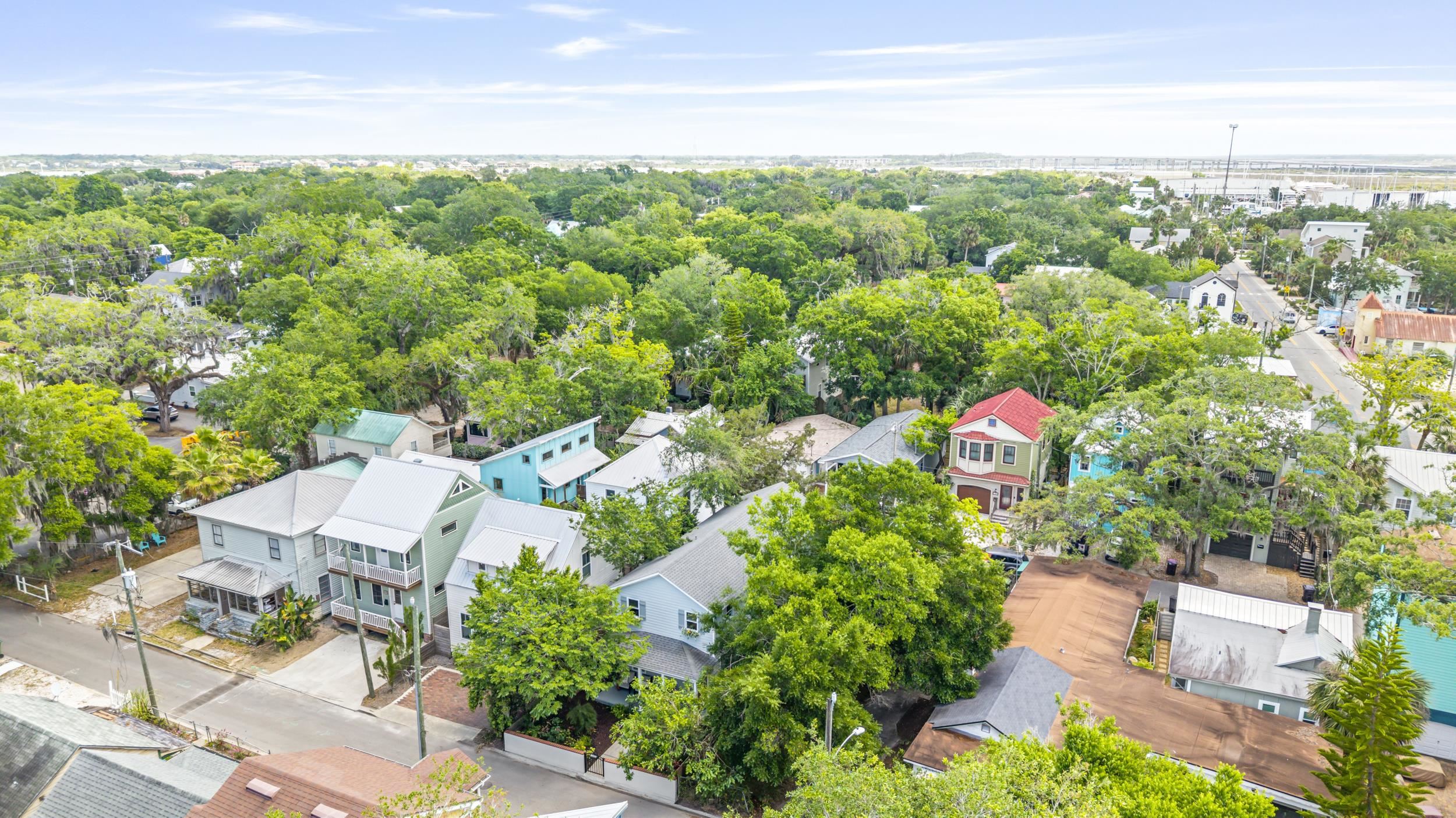 Image 46 of 54 For 125 Moore St