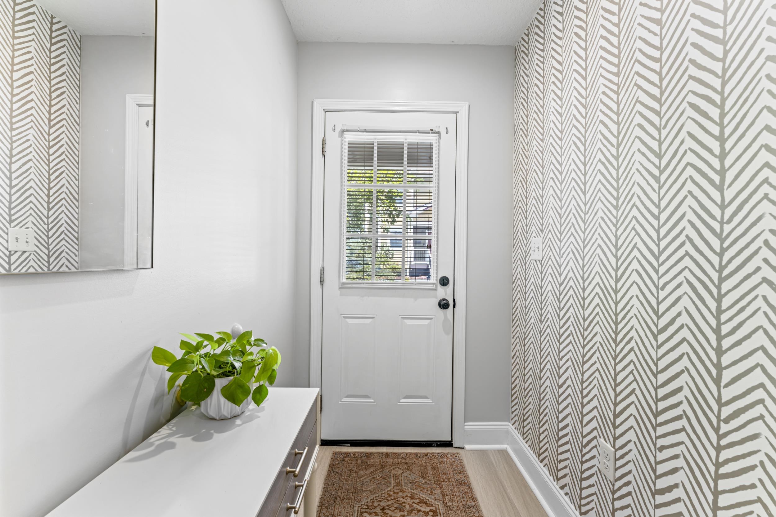 Image 6 of 54 For 125 Moore St