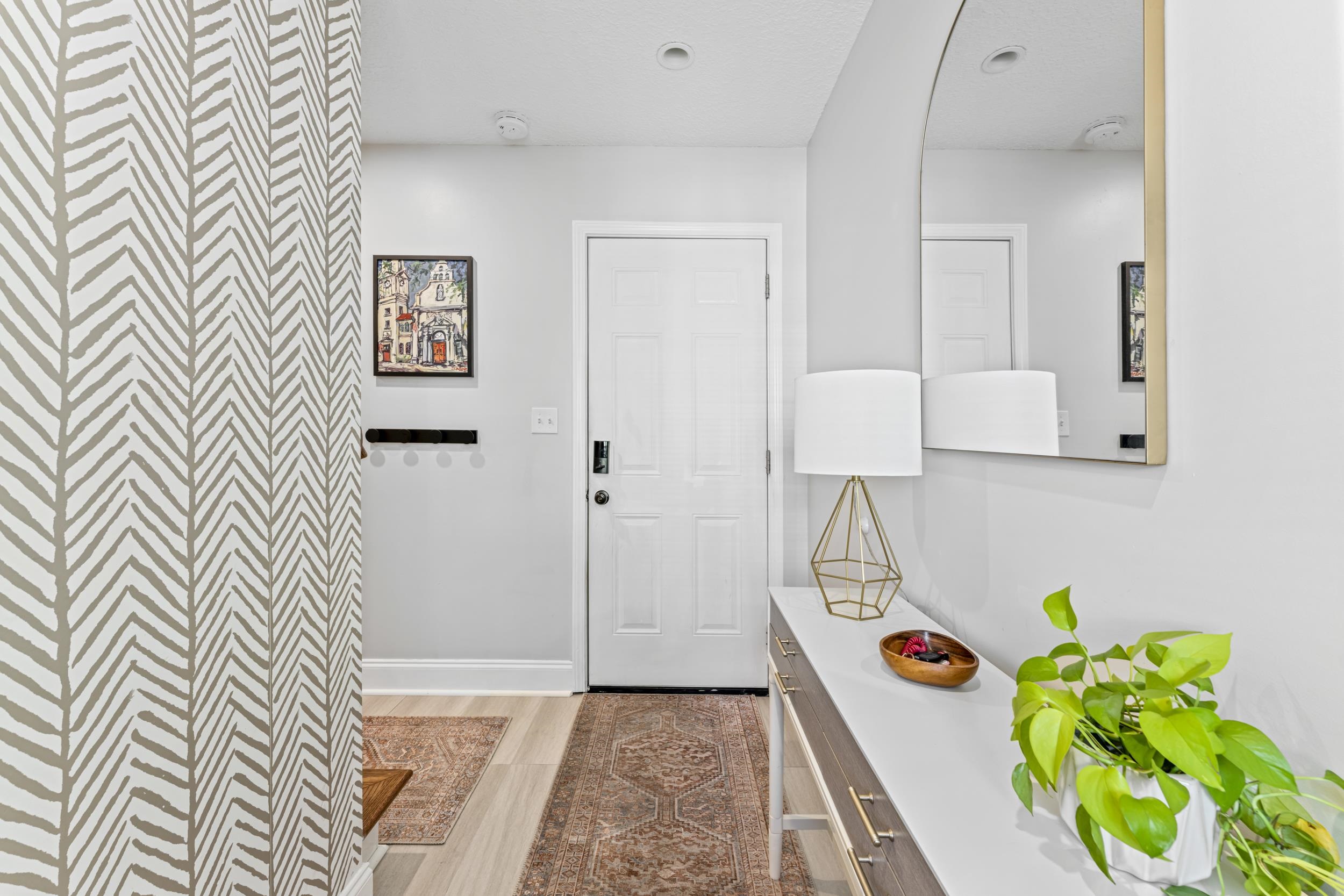 Image 7 of 54 For 125 Moore St