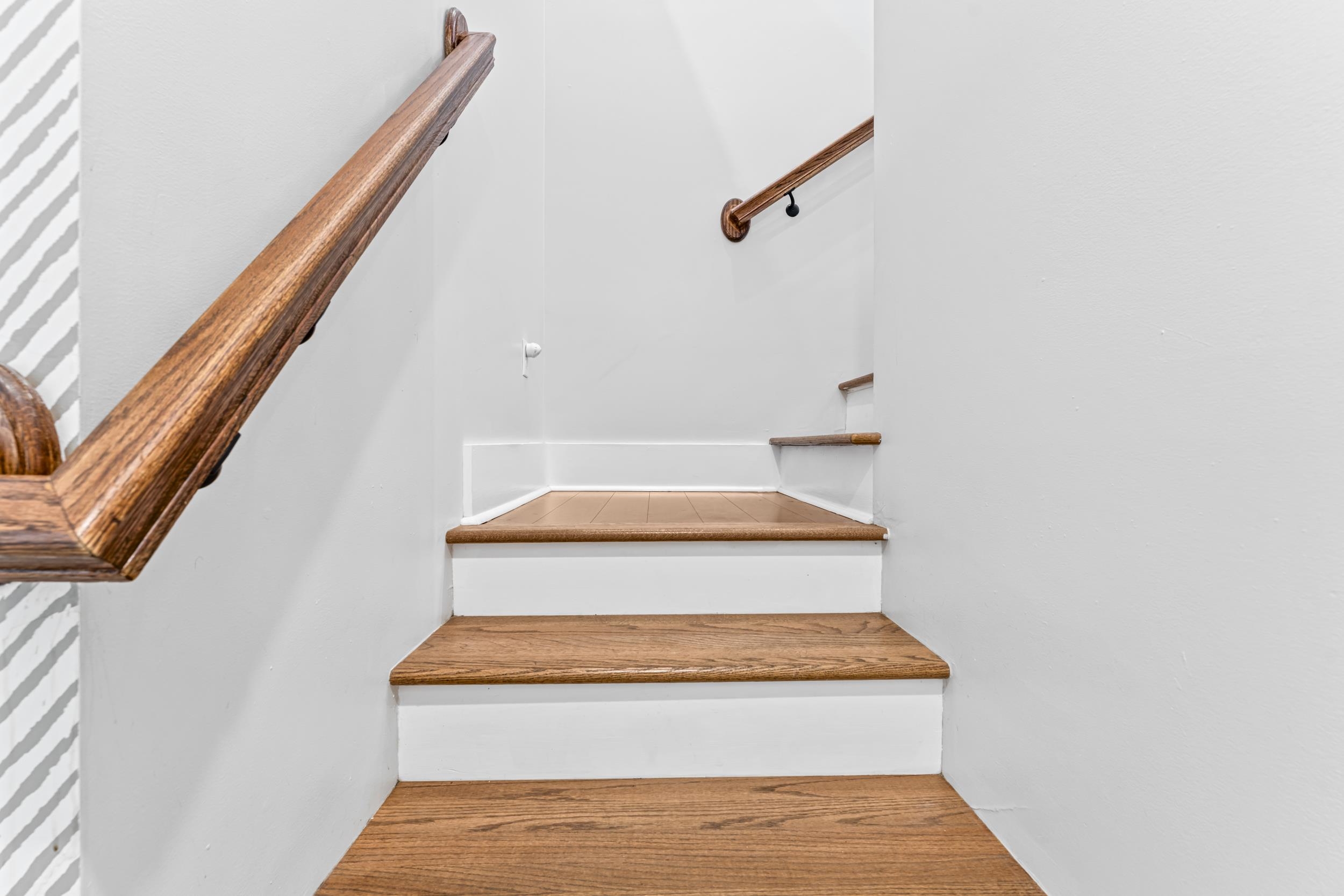 Image 8 of 54 For 125 Moore St