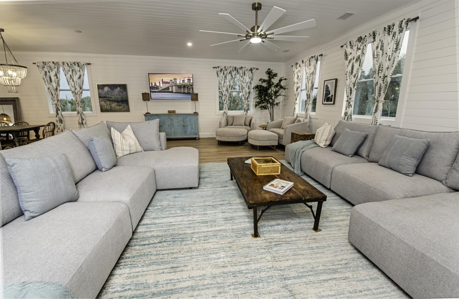 Image 17 of 89 For 16-18-20 Inlet Pl