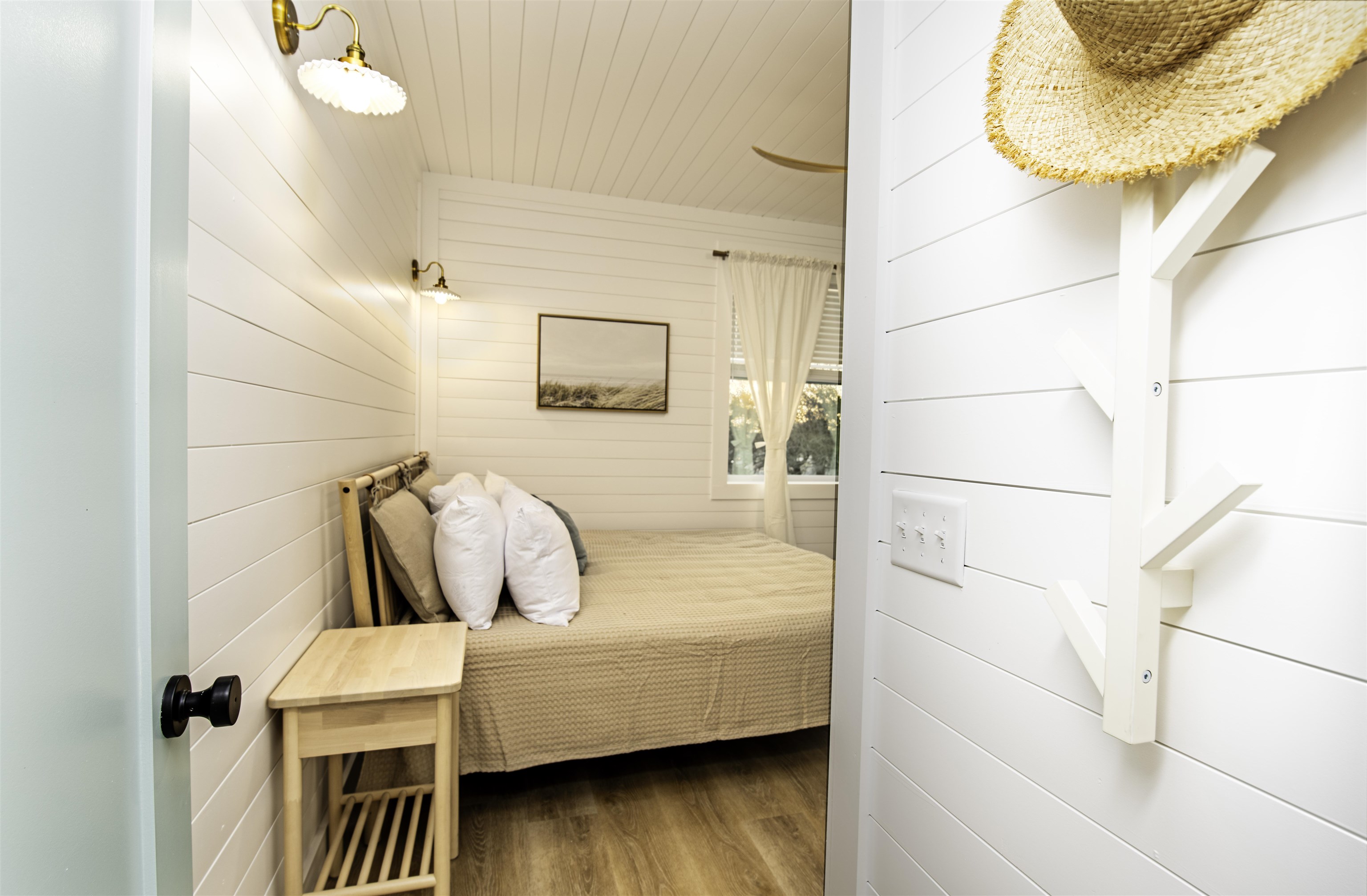 Image 23 of 89 For 16-18-20 Inlet Pl