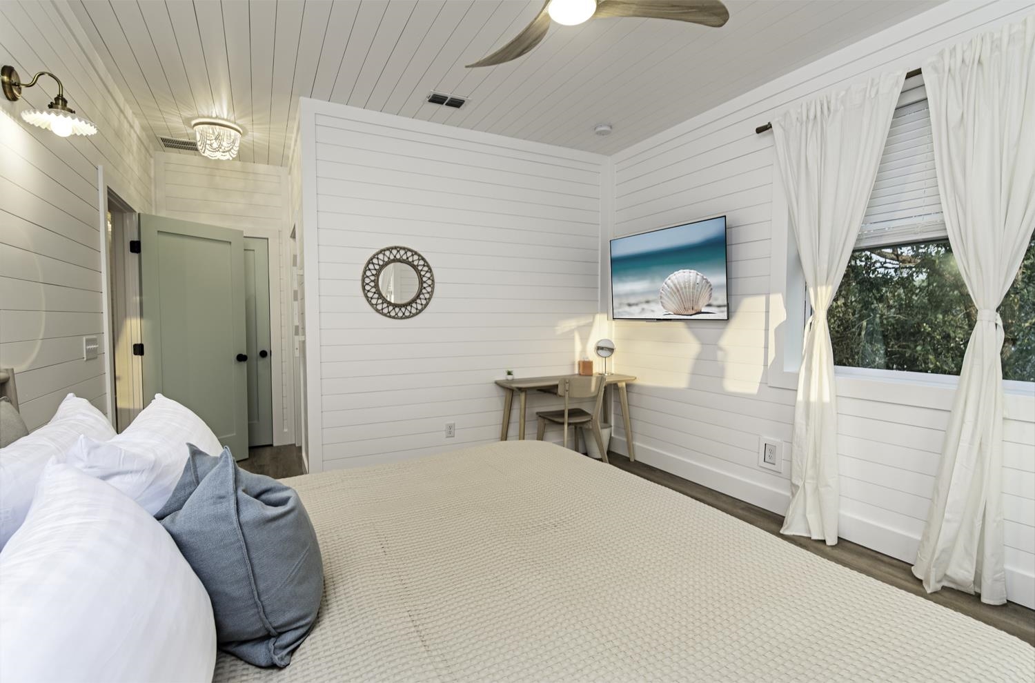 Image 28 of 89 For 16-18-20 Inlet Pl