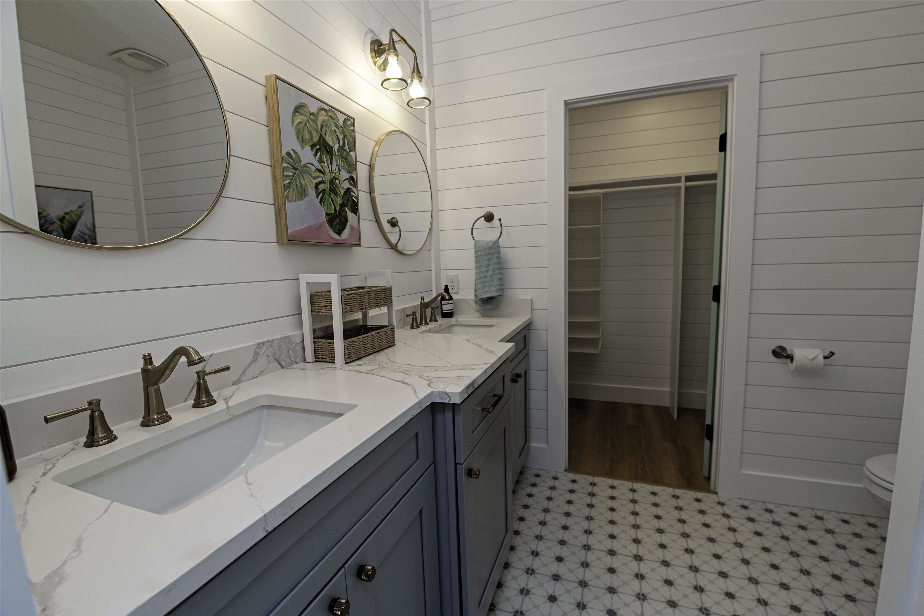 Image 34 of 89 For 16-18-20 Inlet Pl