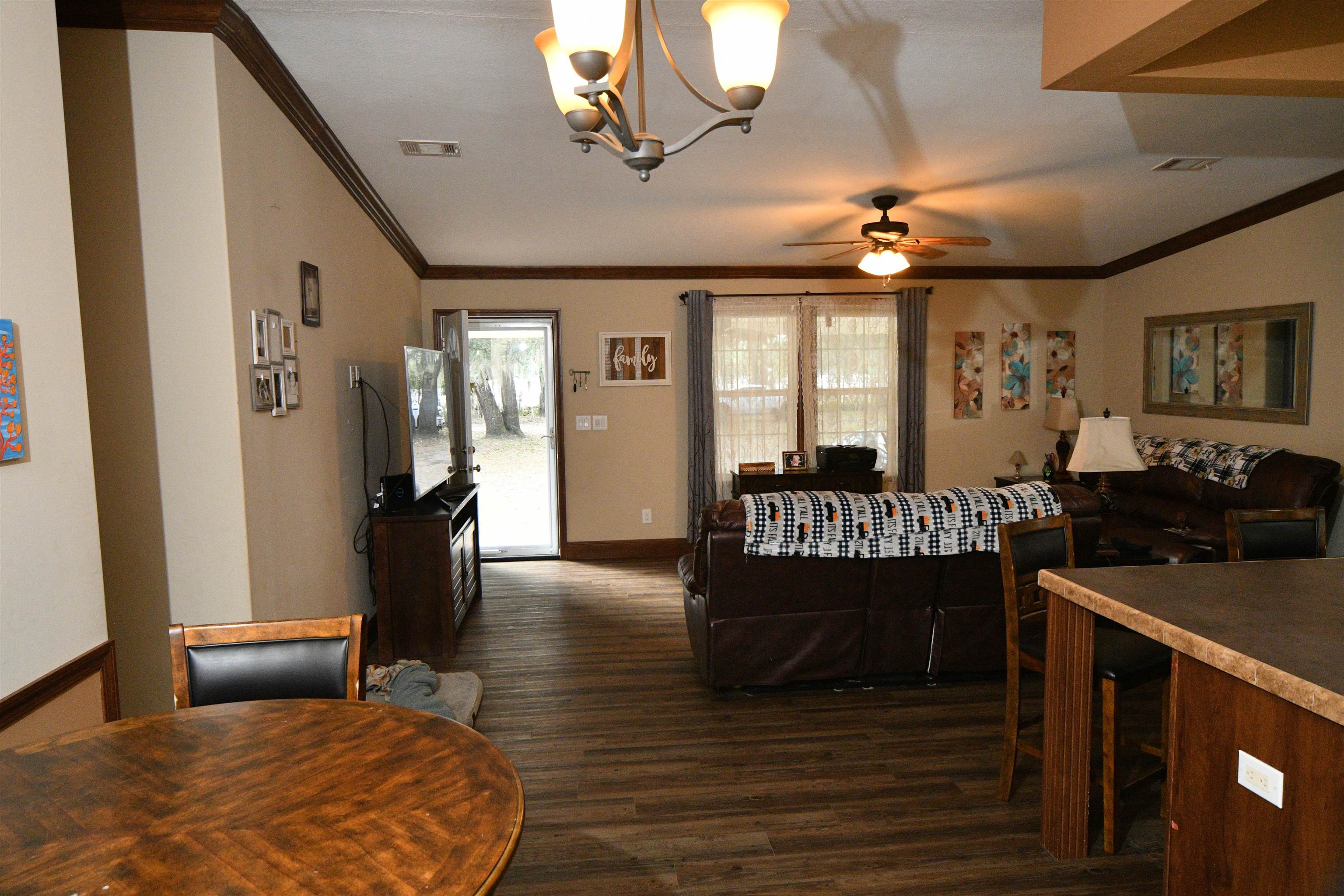 Image 22 of 52 For 130 Fulwood Dr