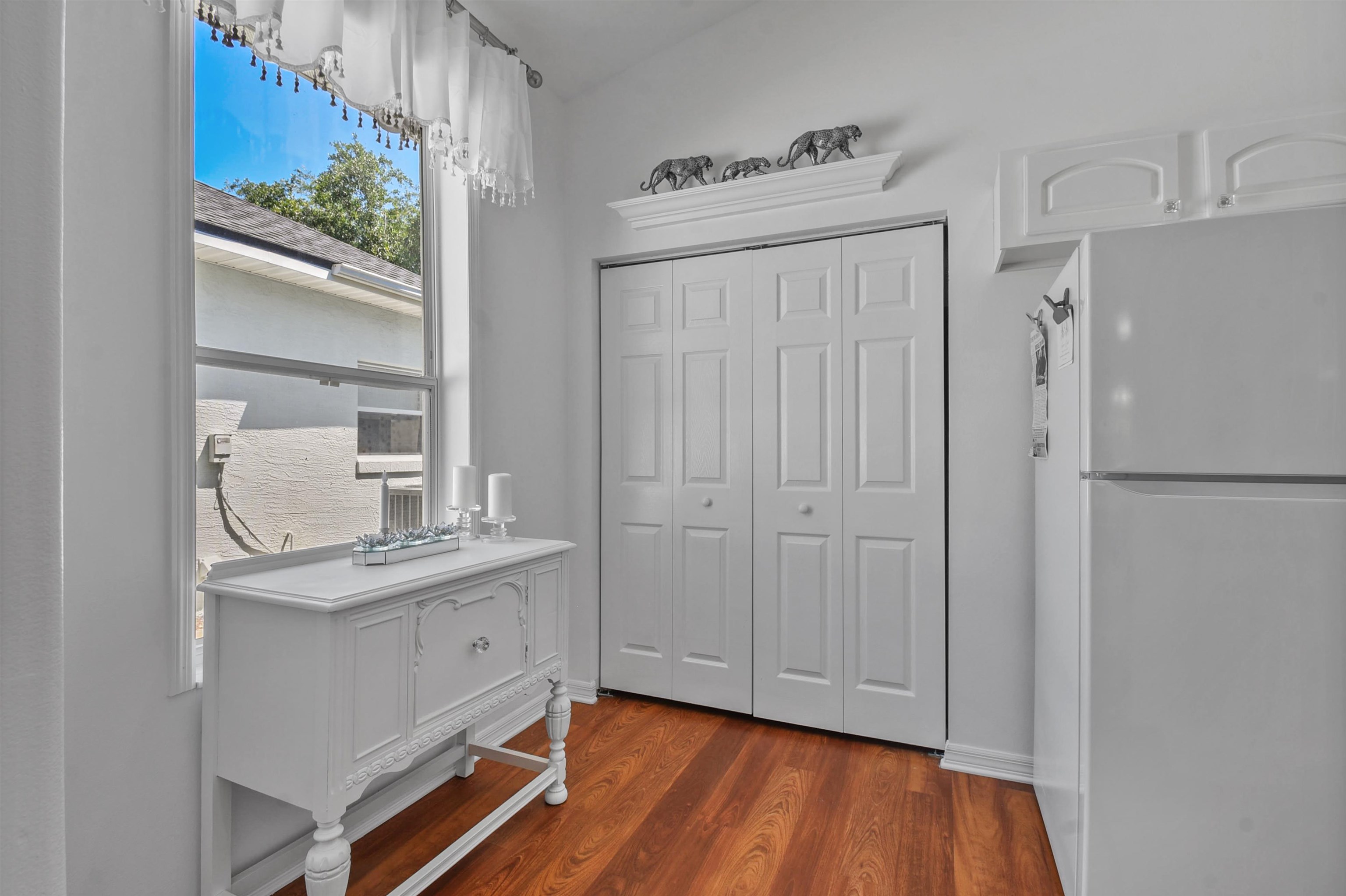 Image 11 of 39 For 561 Boxwood Pl