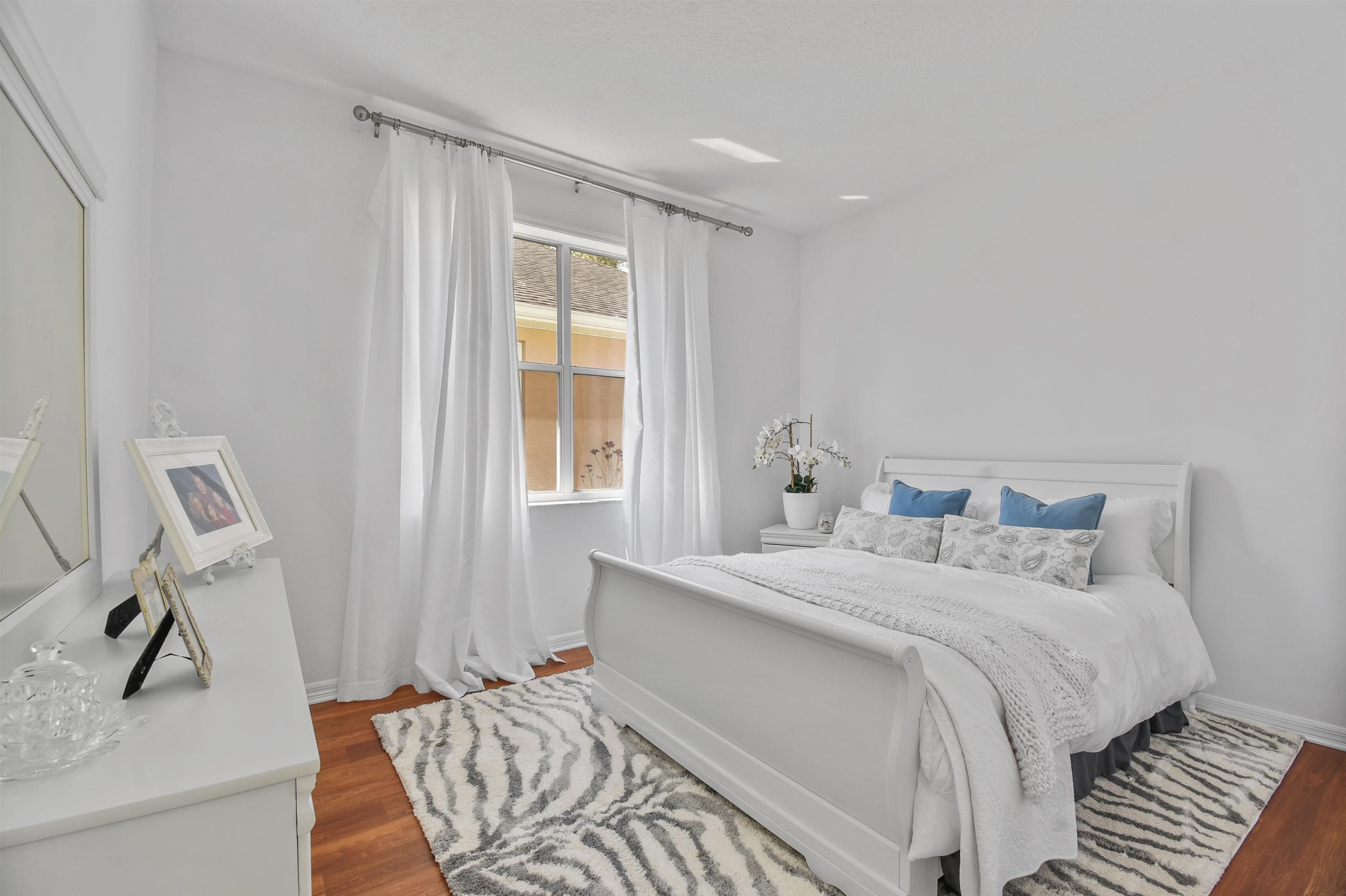 Image 15 of 39 For 561 Boxwood Pl